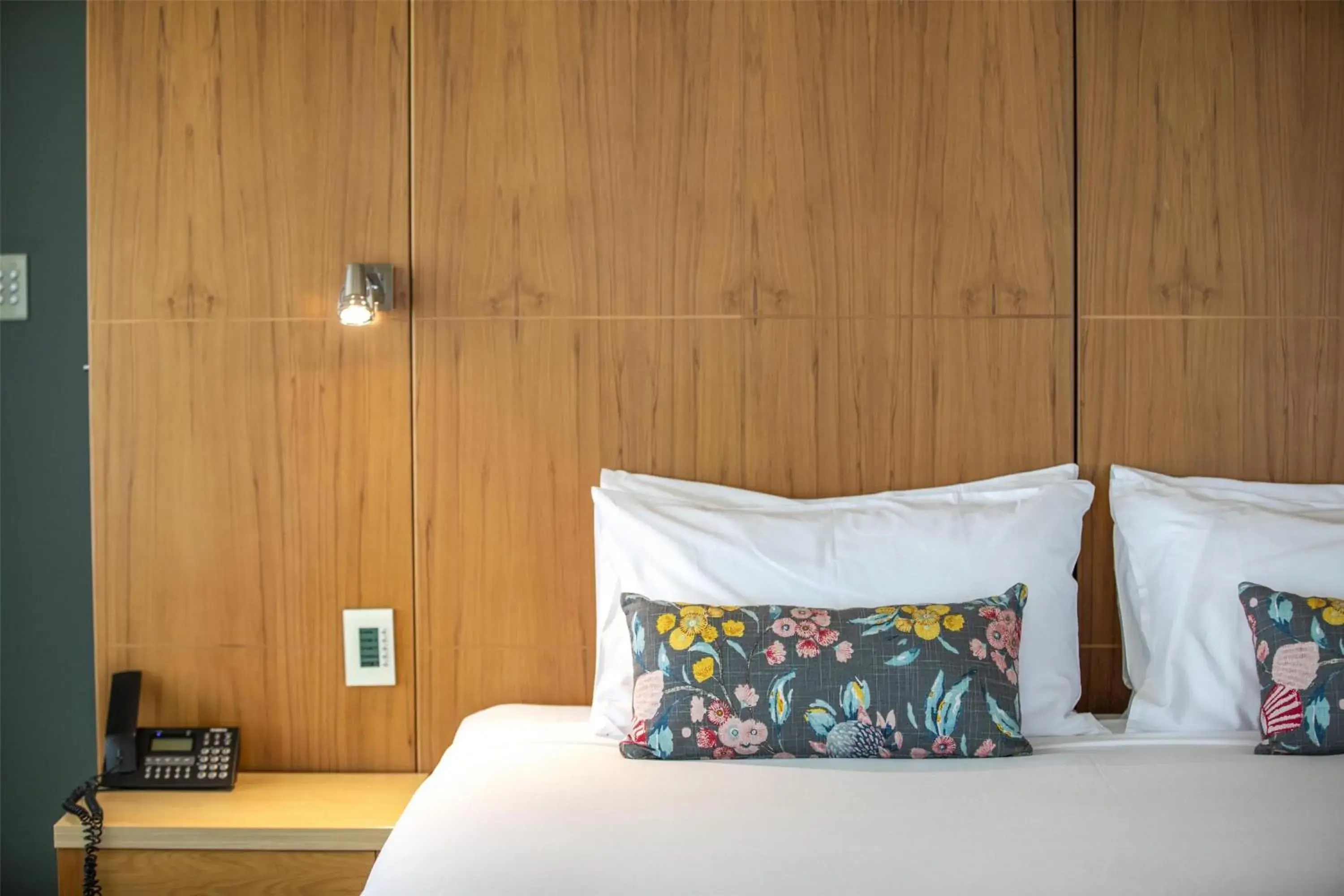 Bedroom, Bed in Nightelier Devonport Gateway Hotel Bedroom, Bed in Nightelier Devonport Gateway Hotel