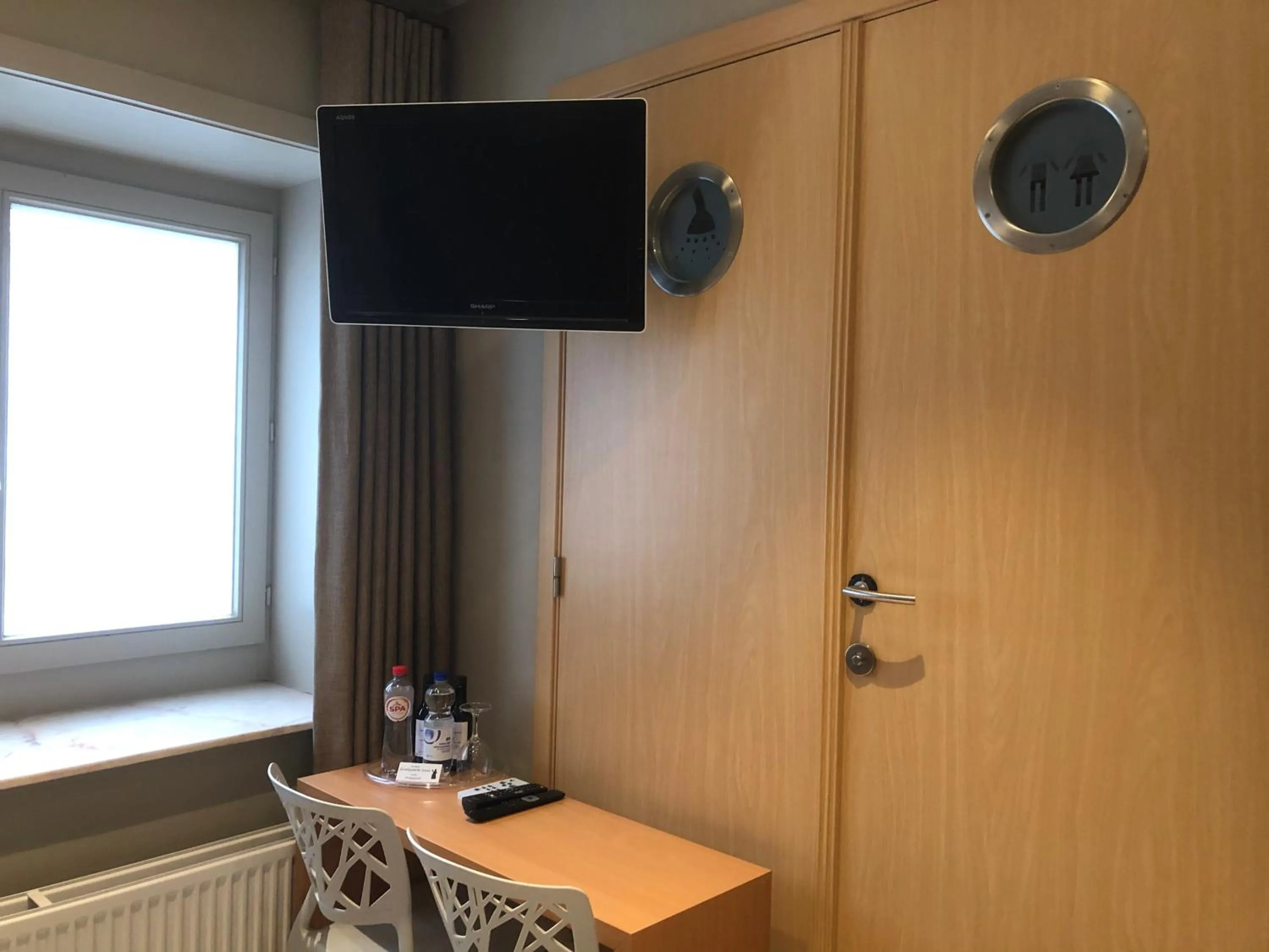 TV and multimedia in Hotel Duivels Paterke Harelbeeksestraat 29, 8500 Kortrijk