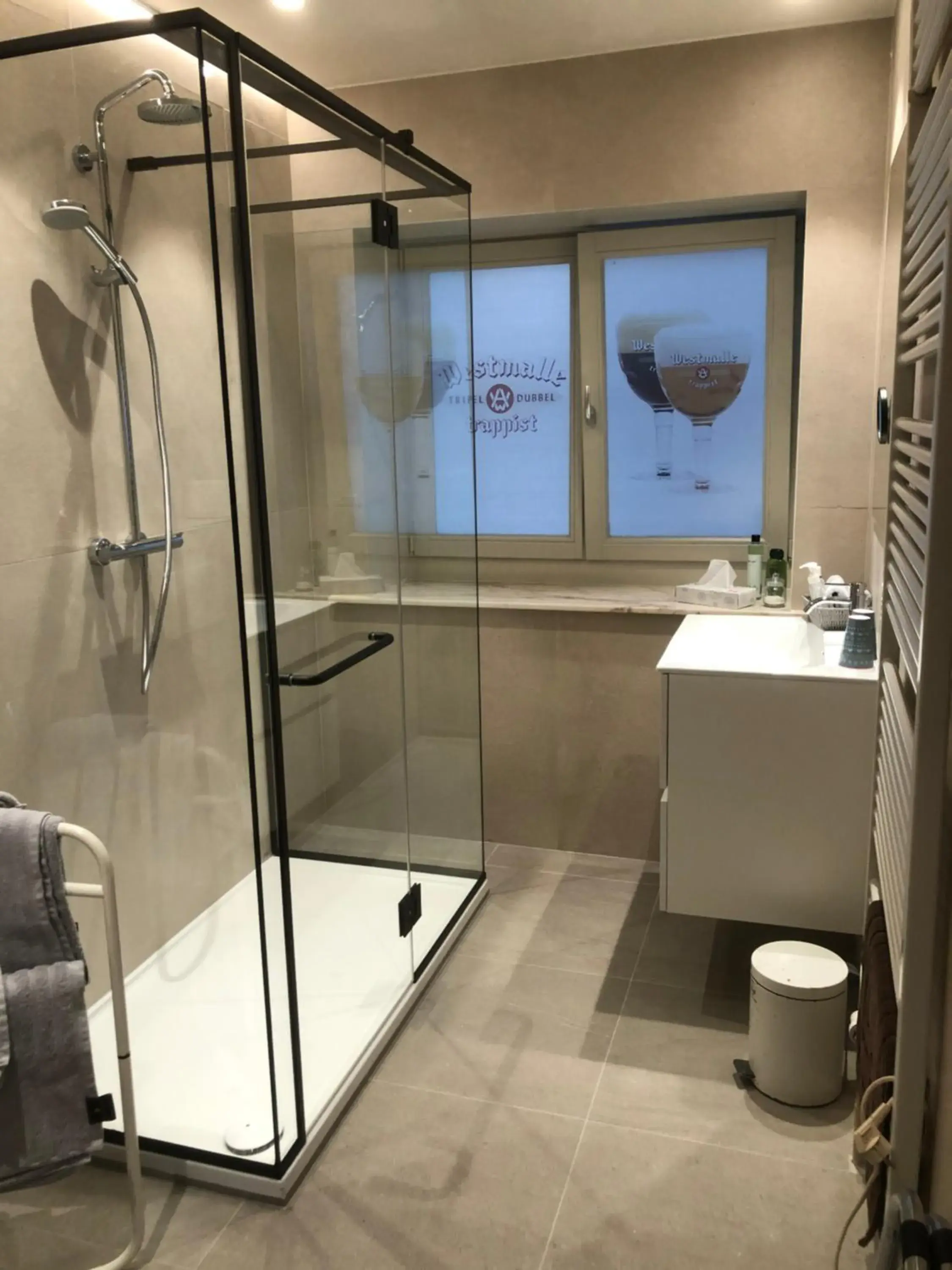 Economy Twin Room in Hotel Duivels Paterke Harelbeeksestraat 29, 8500 Kortrijk Economy Twin Room in Hotel Duivels Paterke Harelbeeksestraat 29, 8500 Kortrijk