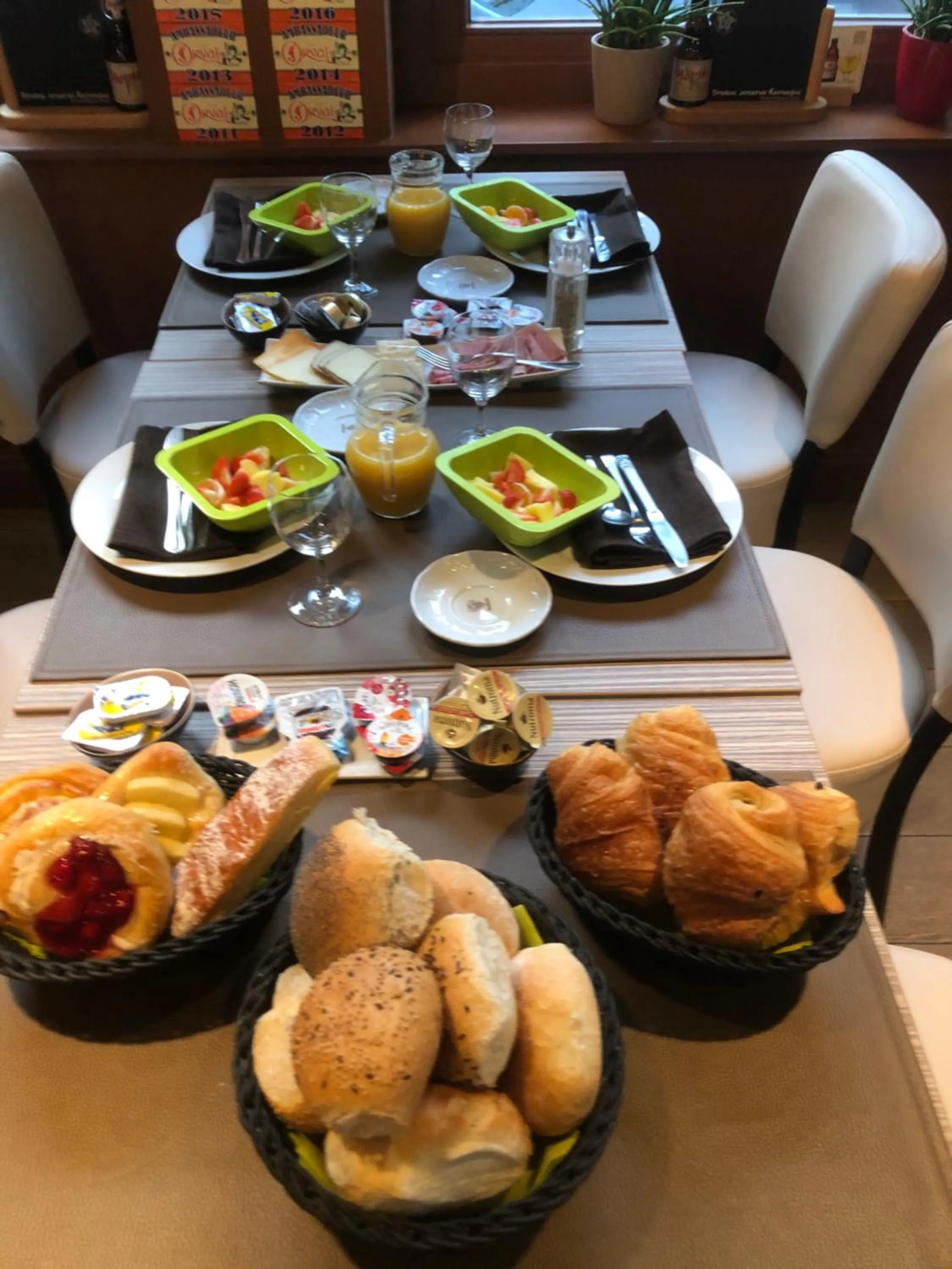 Breakfast in Hotel Duivels Paterke Harelbeeksestraat 29, 8500 Kortrijk