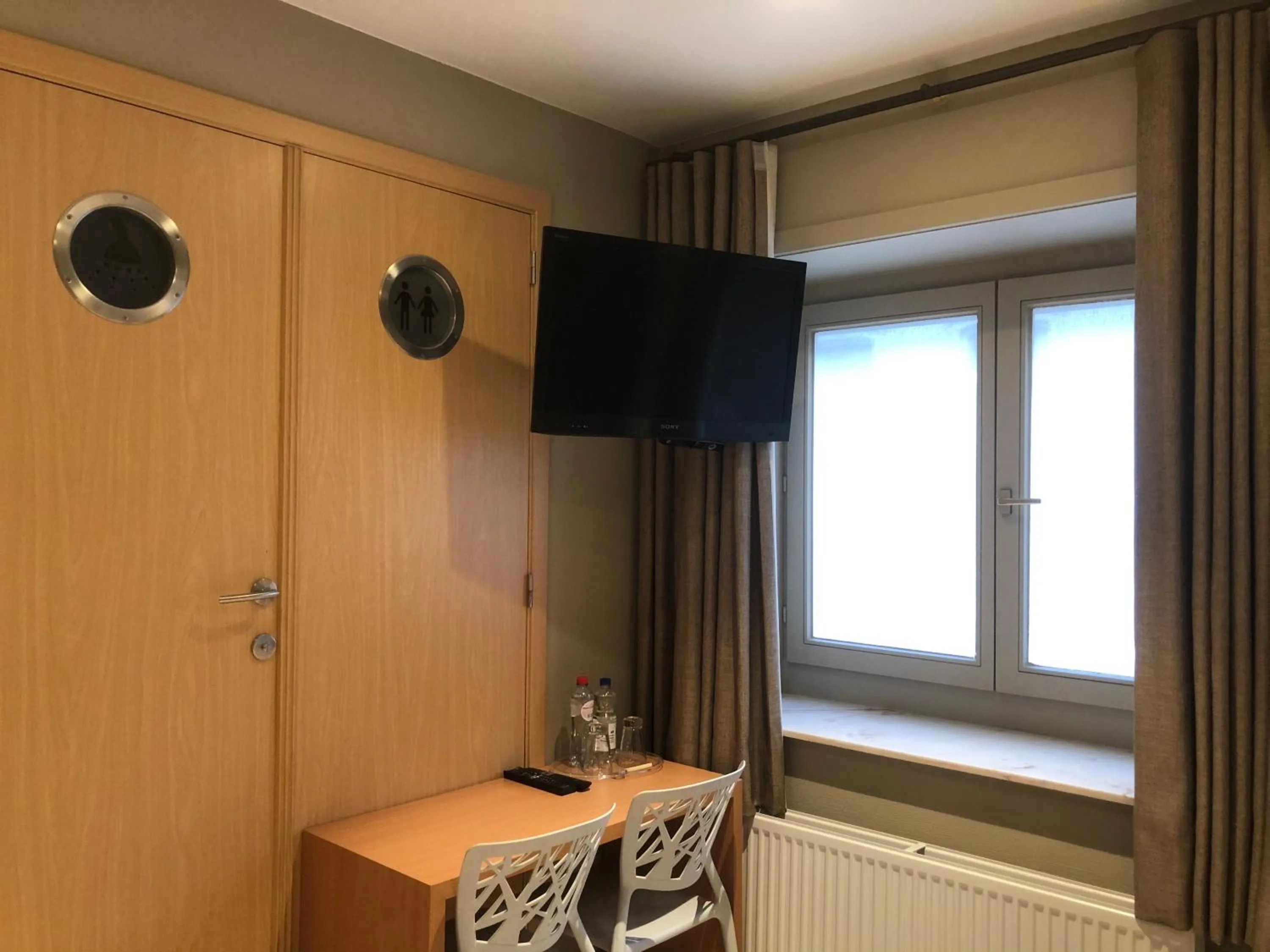 TV and multimedia in Hotel Duivels Paterke Harelbeeksestraat 29, 8500 Kortrijk