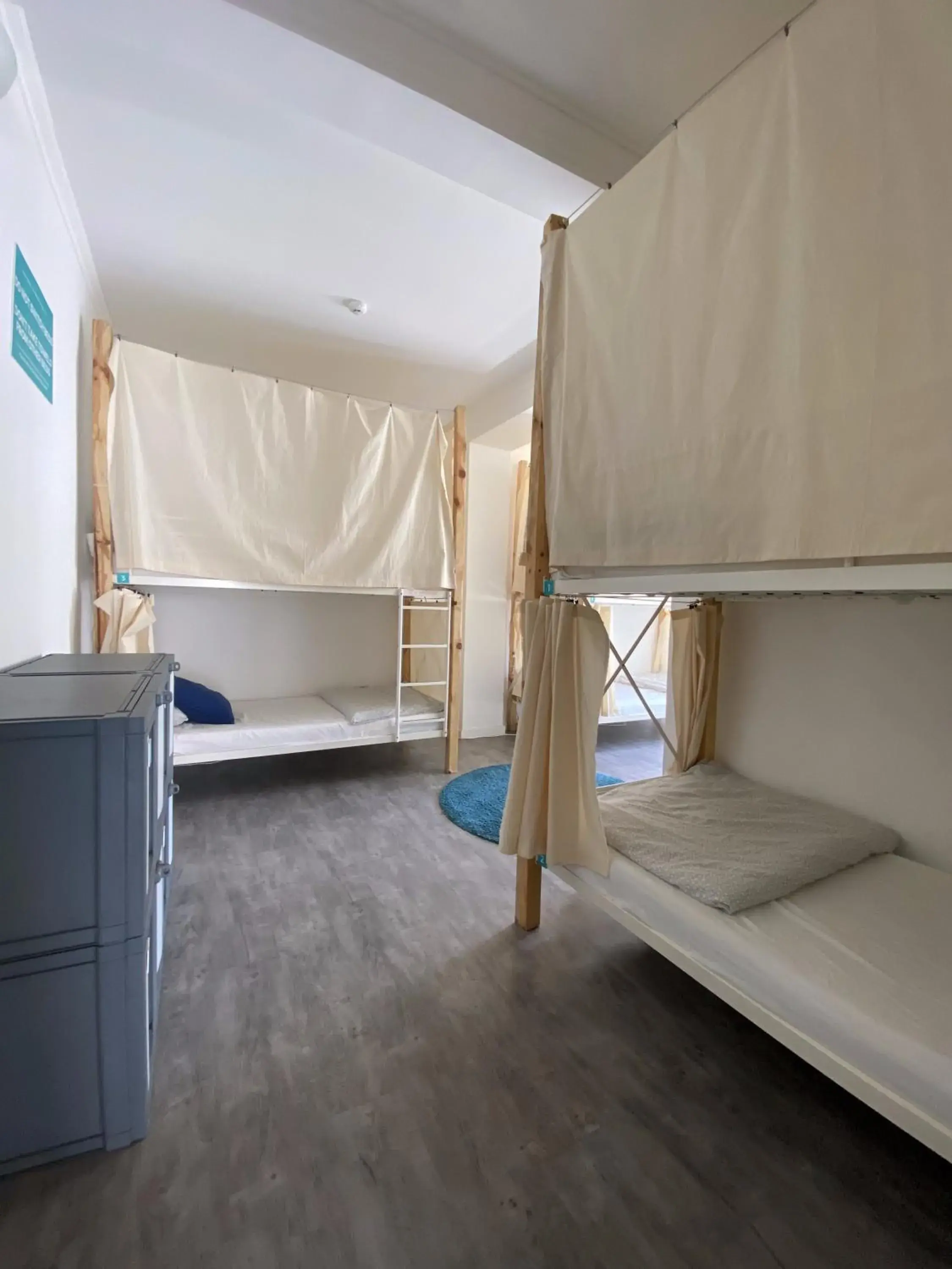 Bed in 6-Bed Mixed Dormitory Room in Surfer's Den Ericeira Bed in 6-Bed Mixed Dormitory Room in Surfer's Den Ericeira