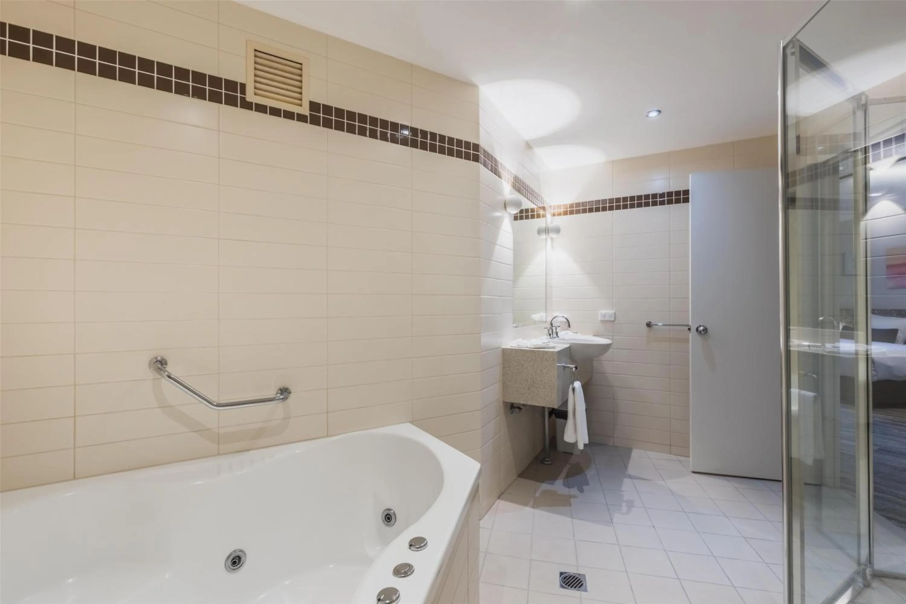 Bathroom in Nightelier Mermaid Waters