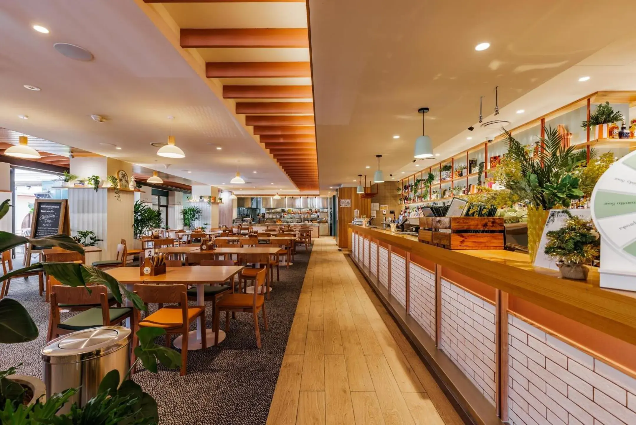 Restaurant/places to eat in Nightelier Mermaid Waters Restaurant/places to eat in Nightelier Mermaid Waters