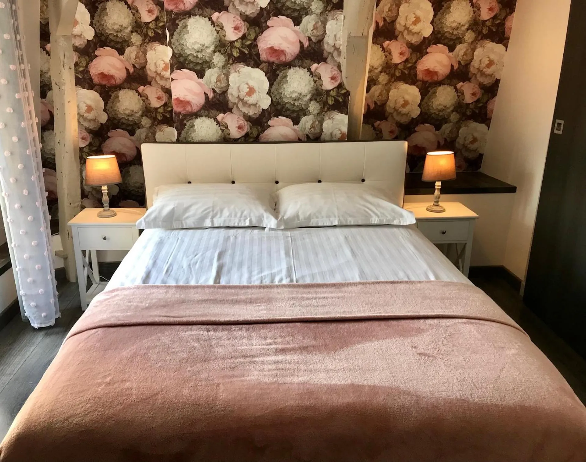 Bed in Les Chambres d'Hotes chez Alisa et Daniel