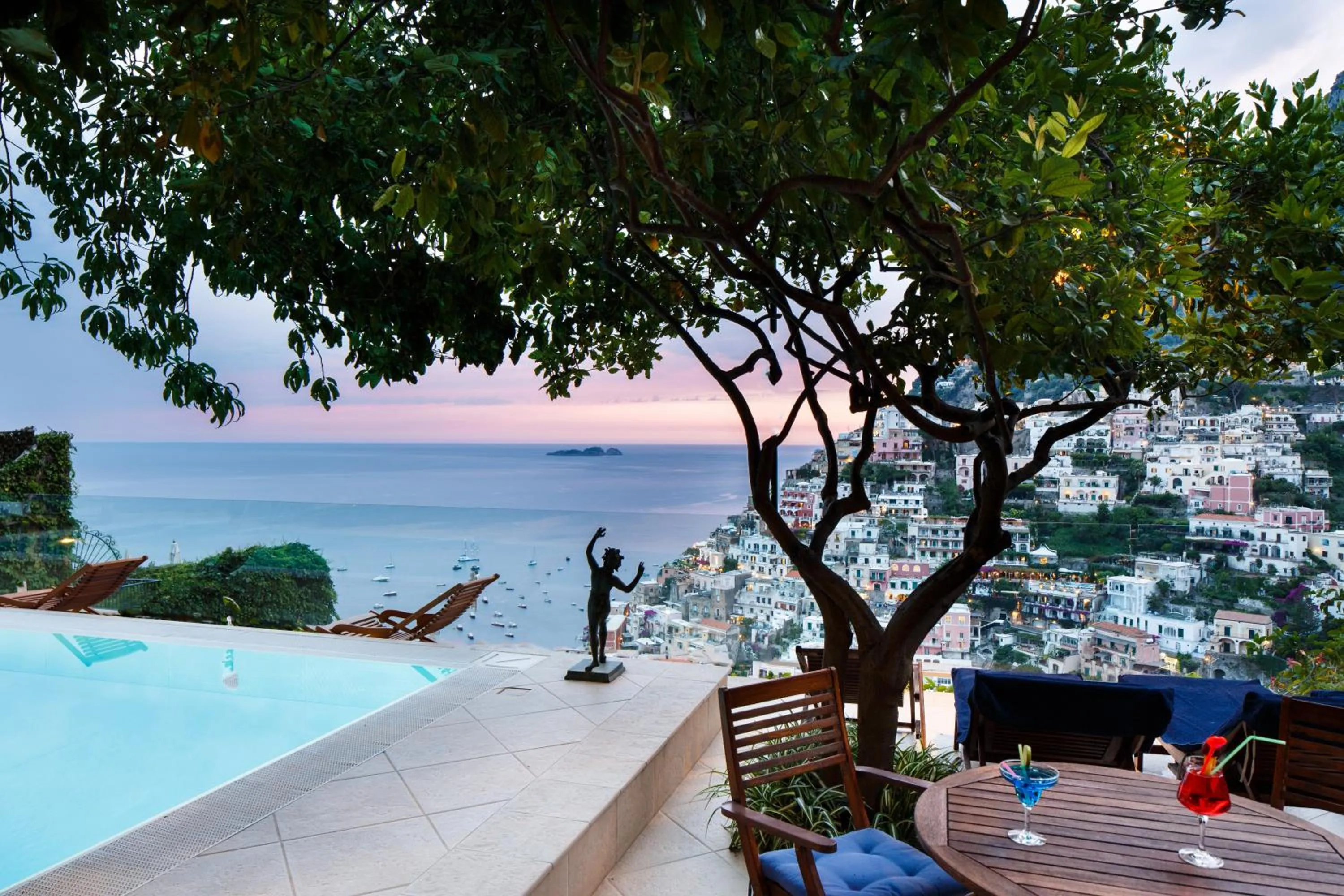 Swimming pool in Villa Fiorentino