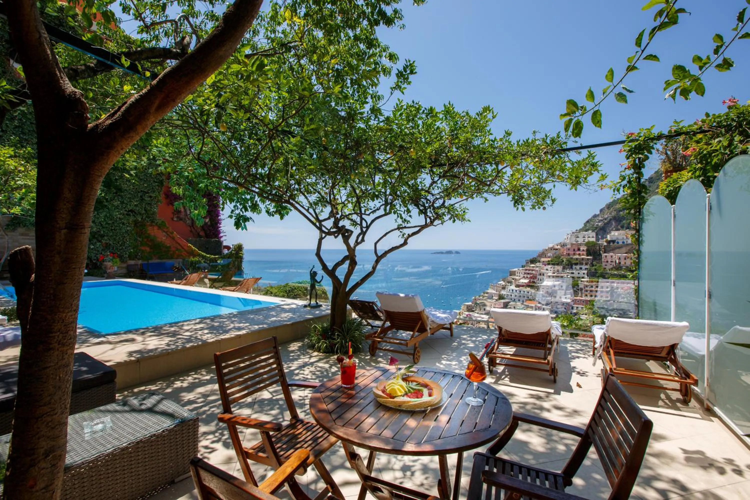 Swimming pool in Villa Fiorentino