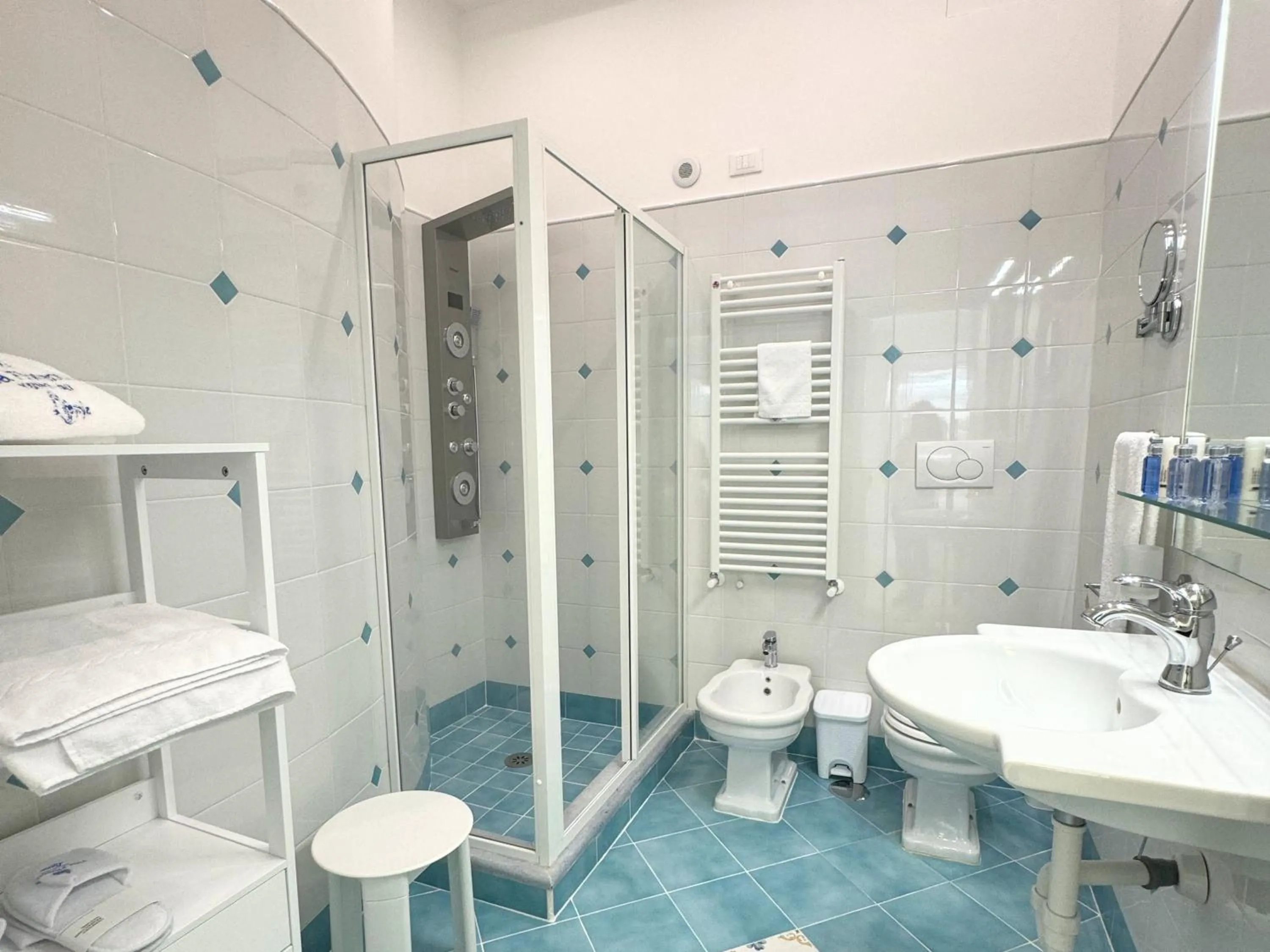 Shower in Villa Fiorentino