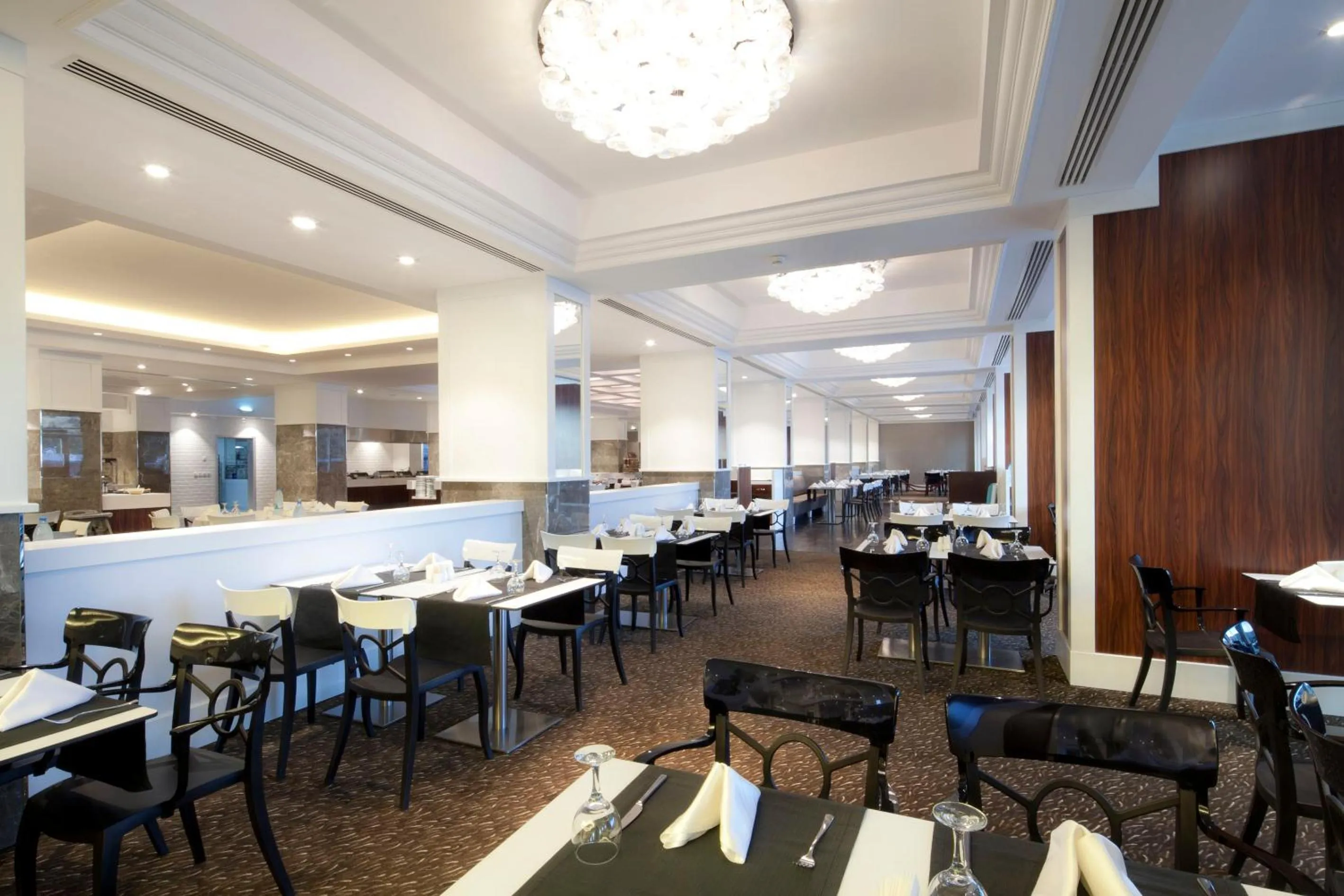 Restaurant/places to eat in Ikbal Thermal Hotel & Spa Afyon