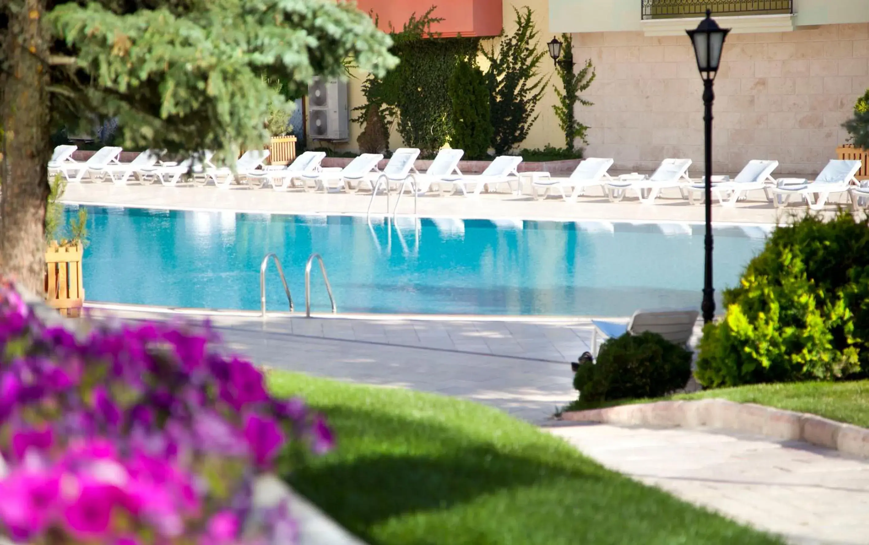 Swimming pool in Ikbal Thermal Hotel & Spa Afyon Swimming pool in Ikbal Thermal Hotel & Spa Afyon