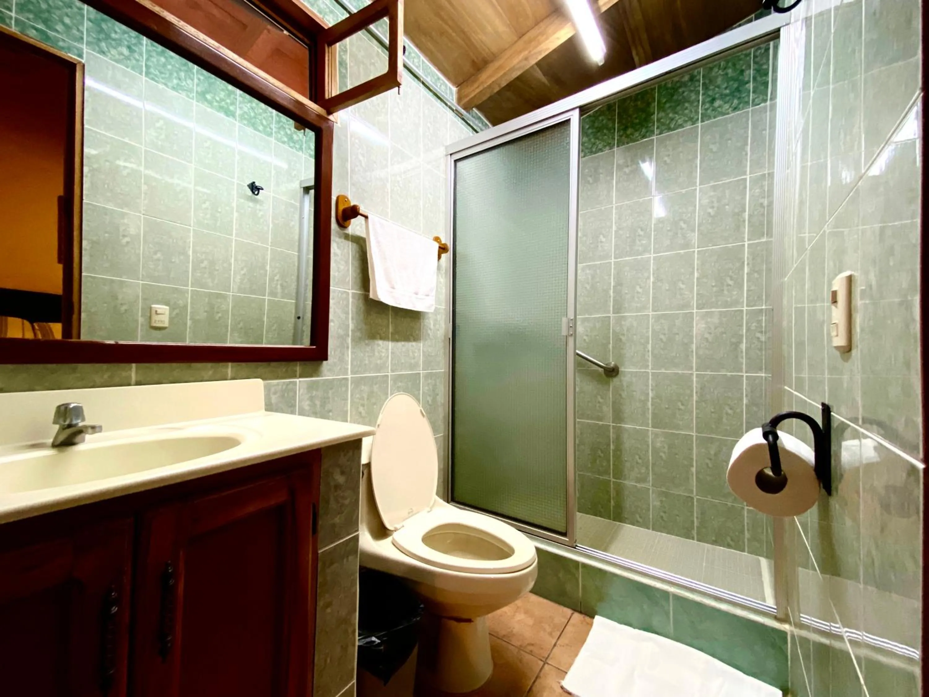 Shower in El Tejado