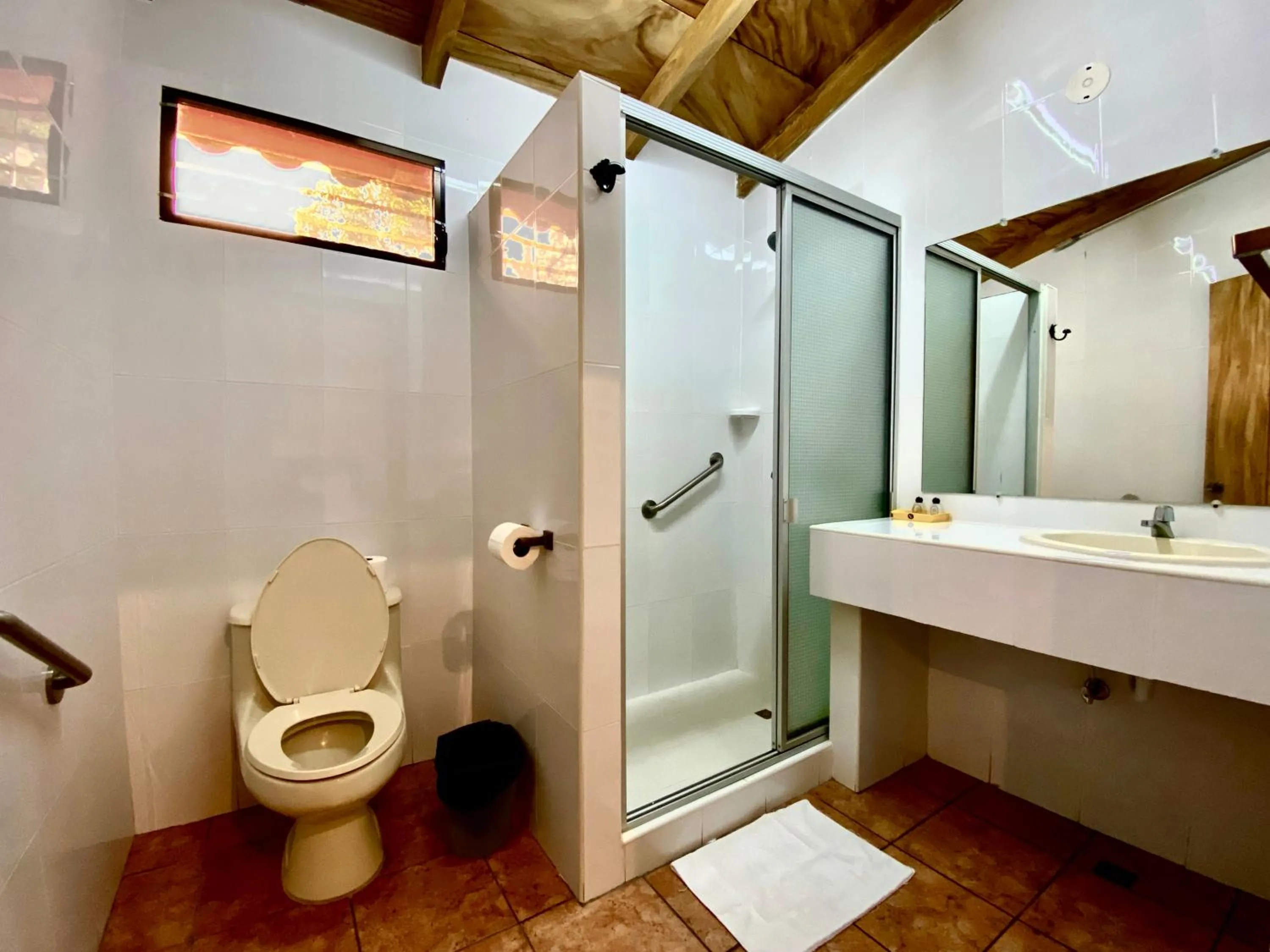 Shower in El Tejado