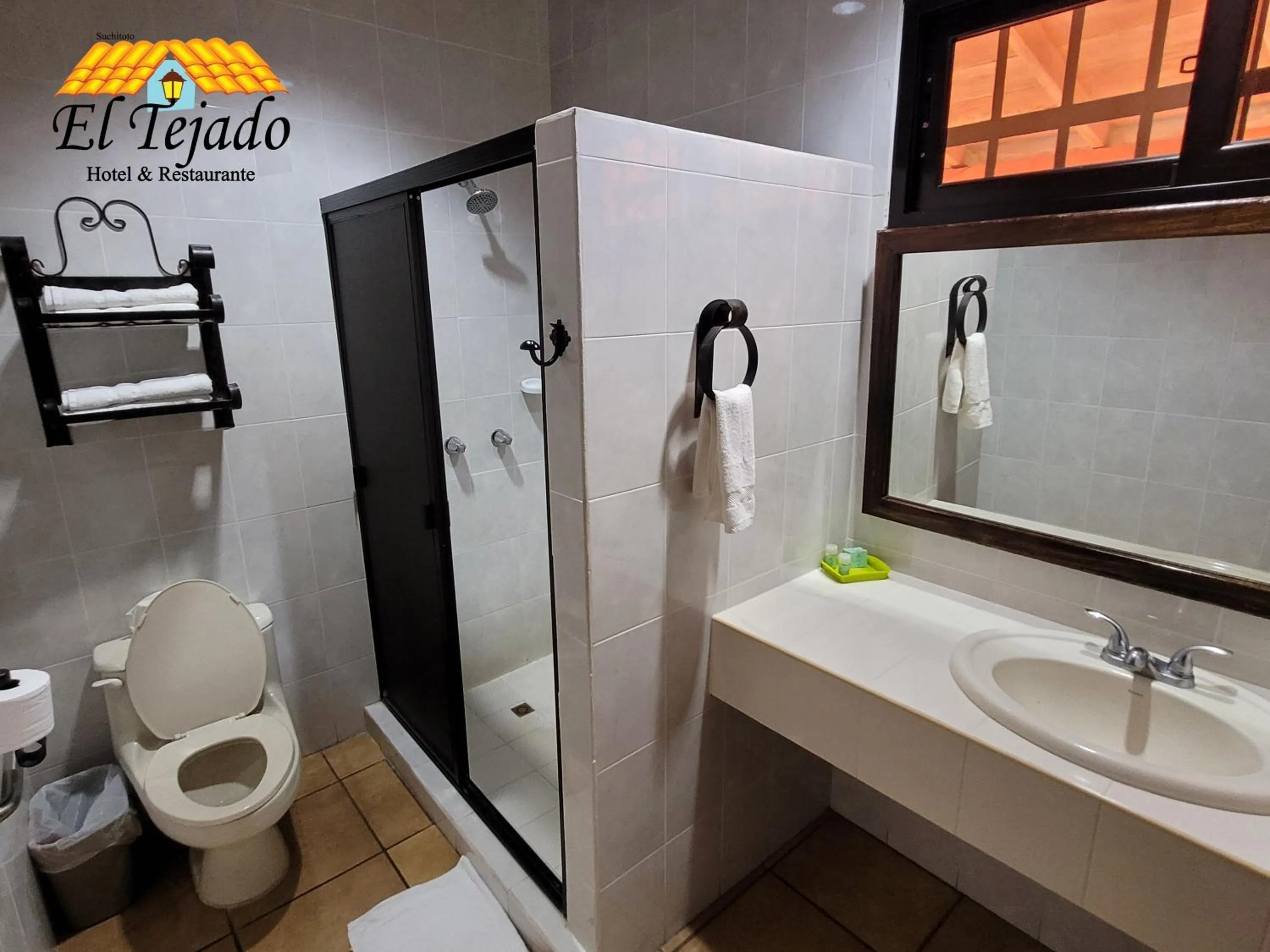 Shower in El Tejado
