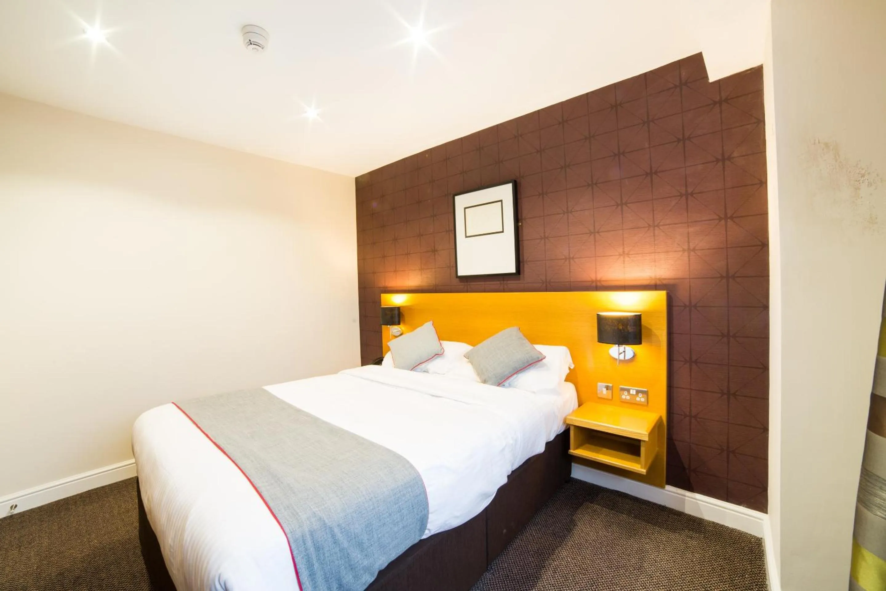 Bedroom, Bed in OYO Imperial Hotel