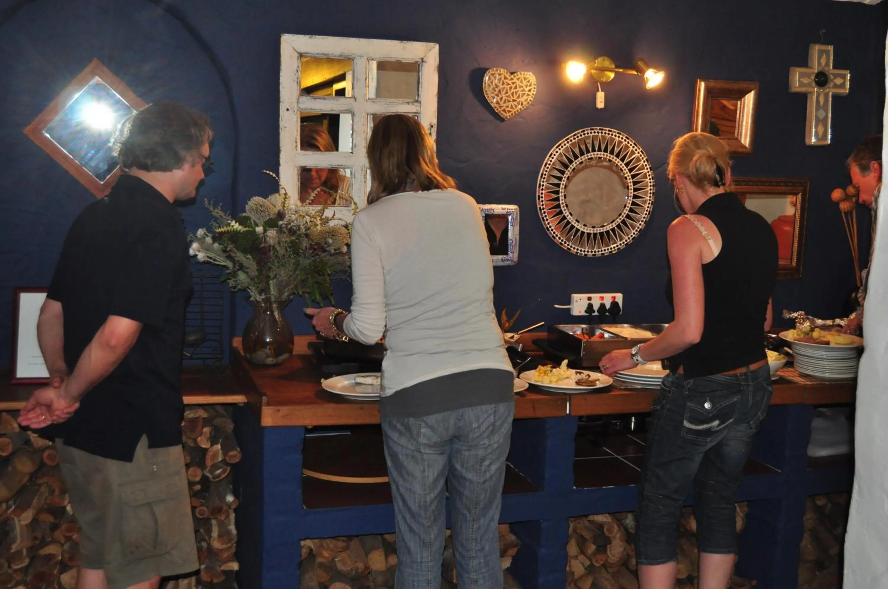 Restaurant/places to eat in Saxon Lodge