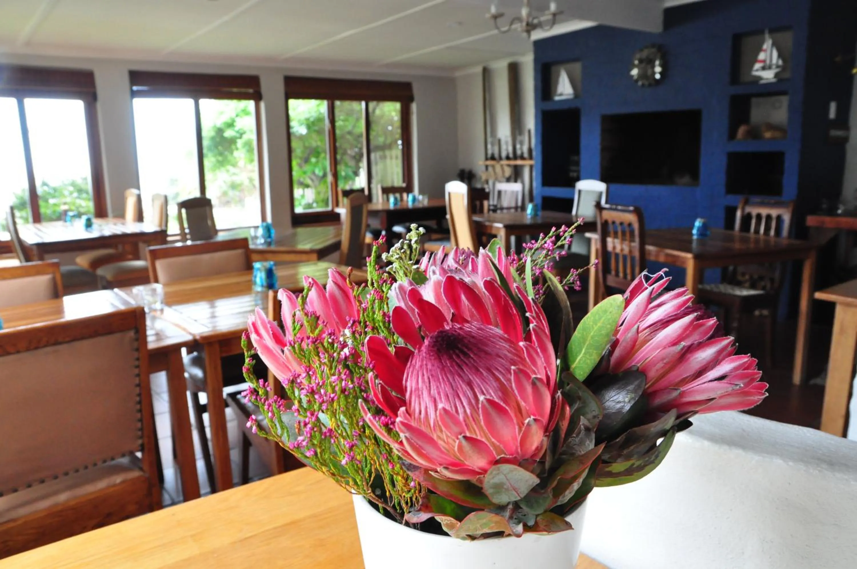 Restaurant/places to eat in Saxon Lodge