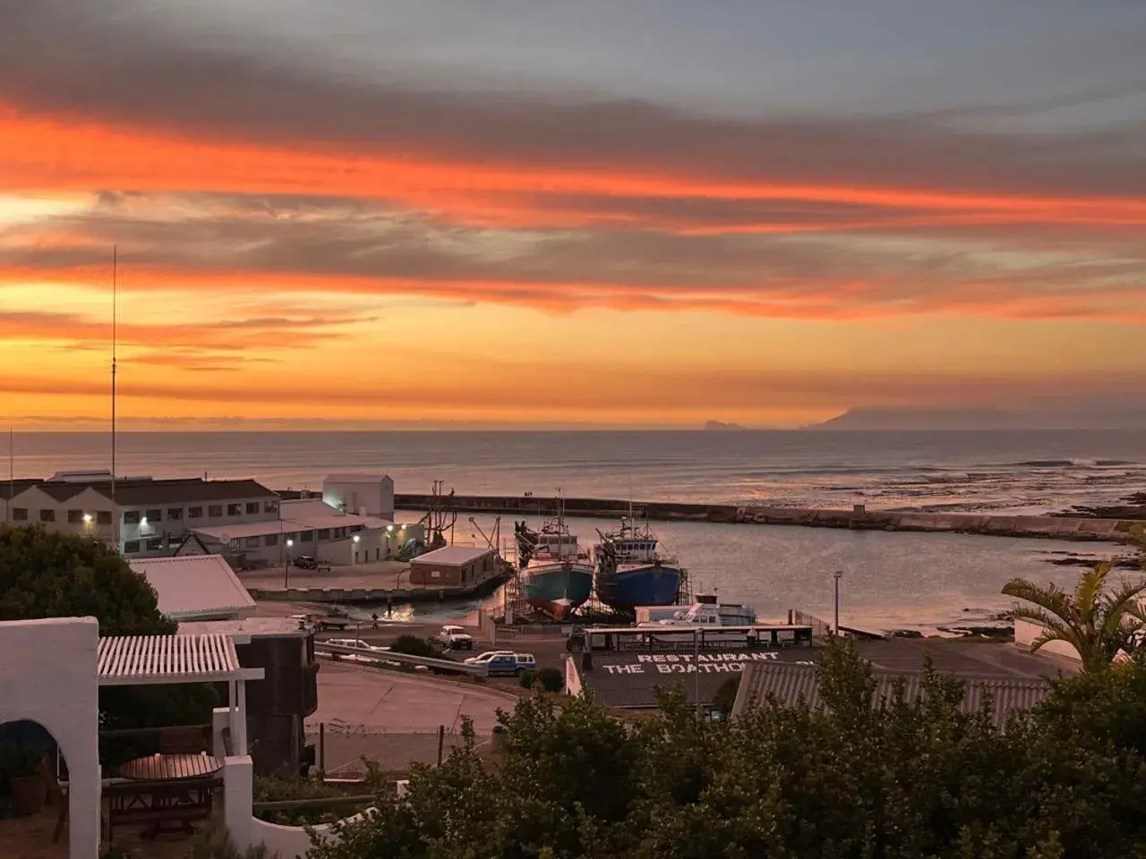 Property building in Saxon Lodge Property building in Saxon Lodge