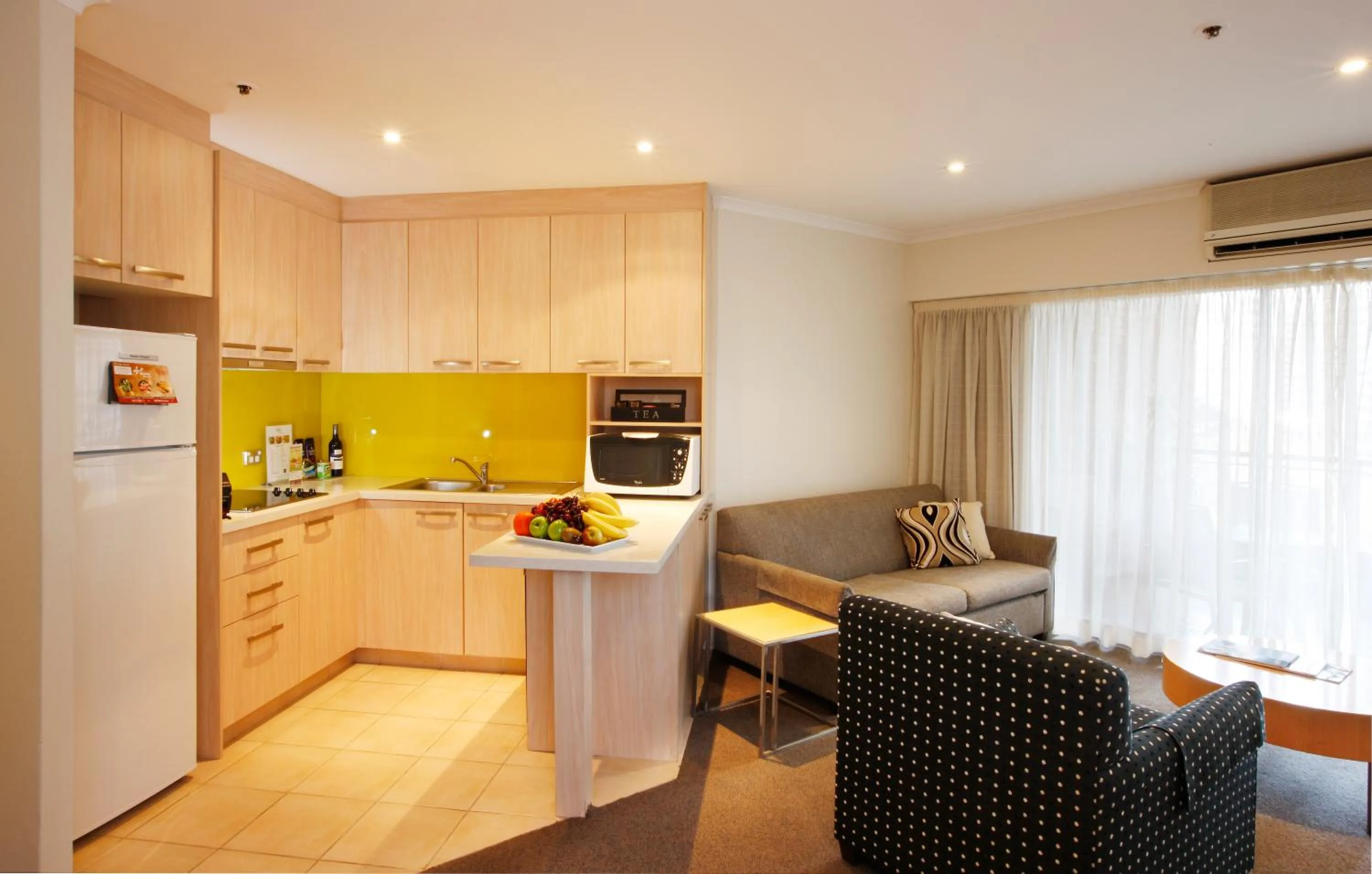 Kitchen or kitchenette in The York by Swiss-Belhotel