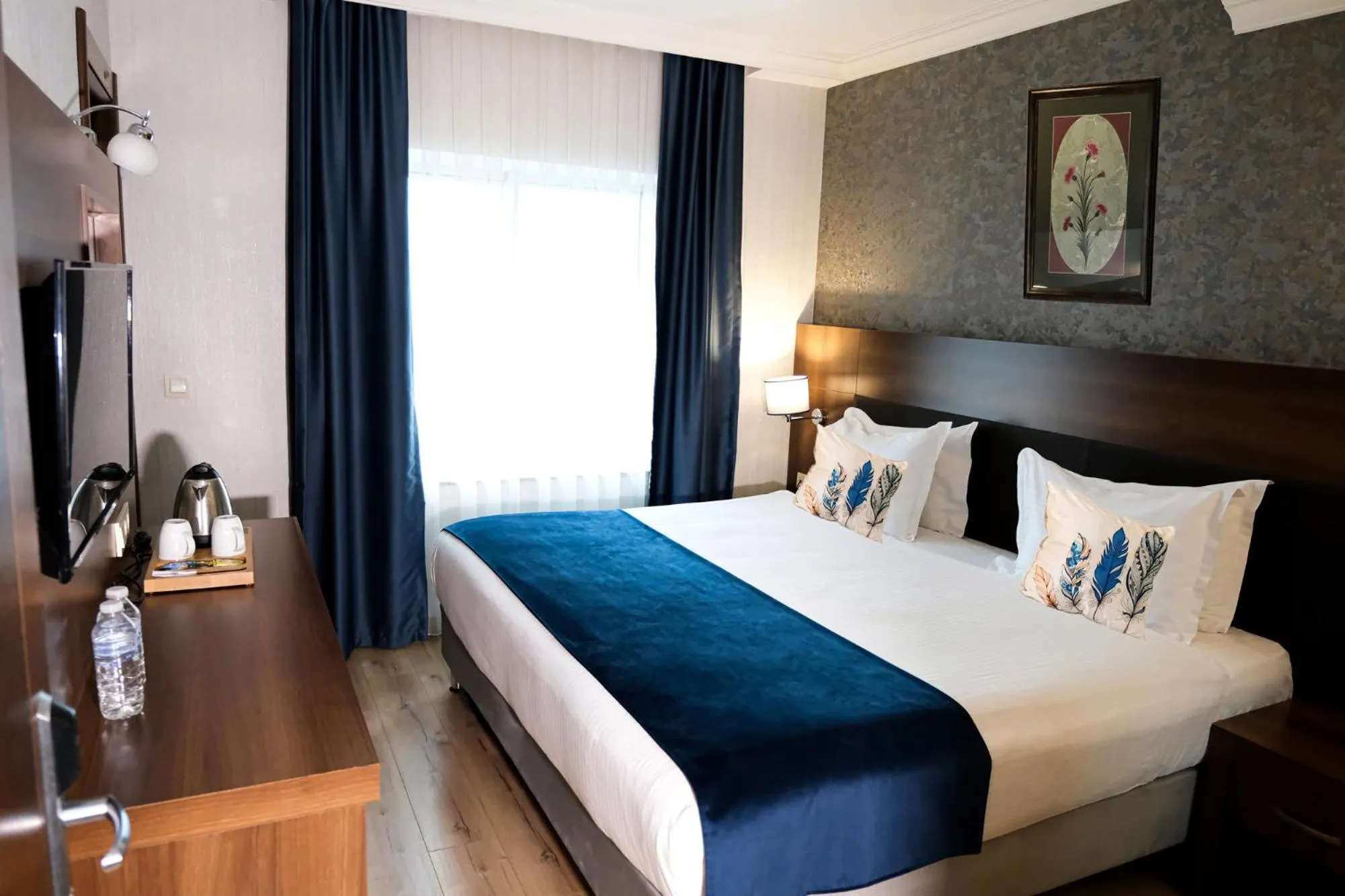 Photo of the whole room, Bed in Rhiss Hotel Bostanci