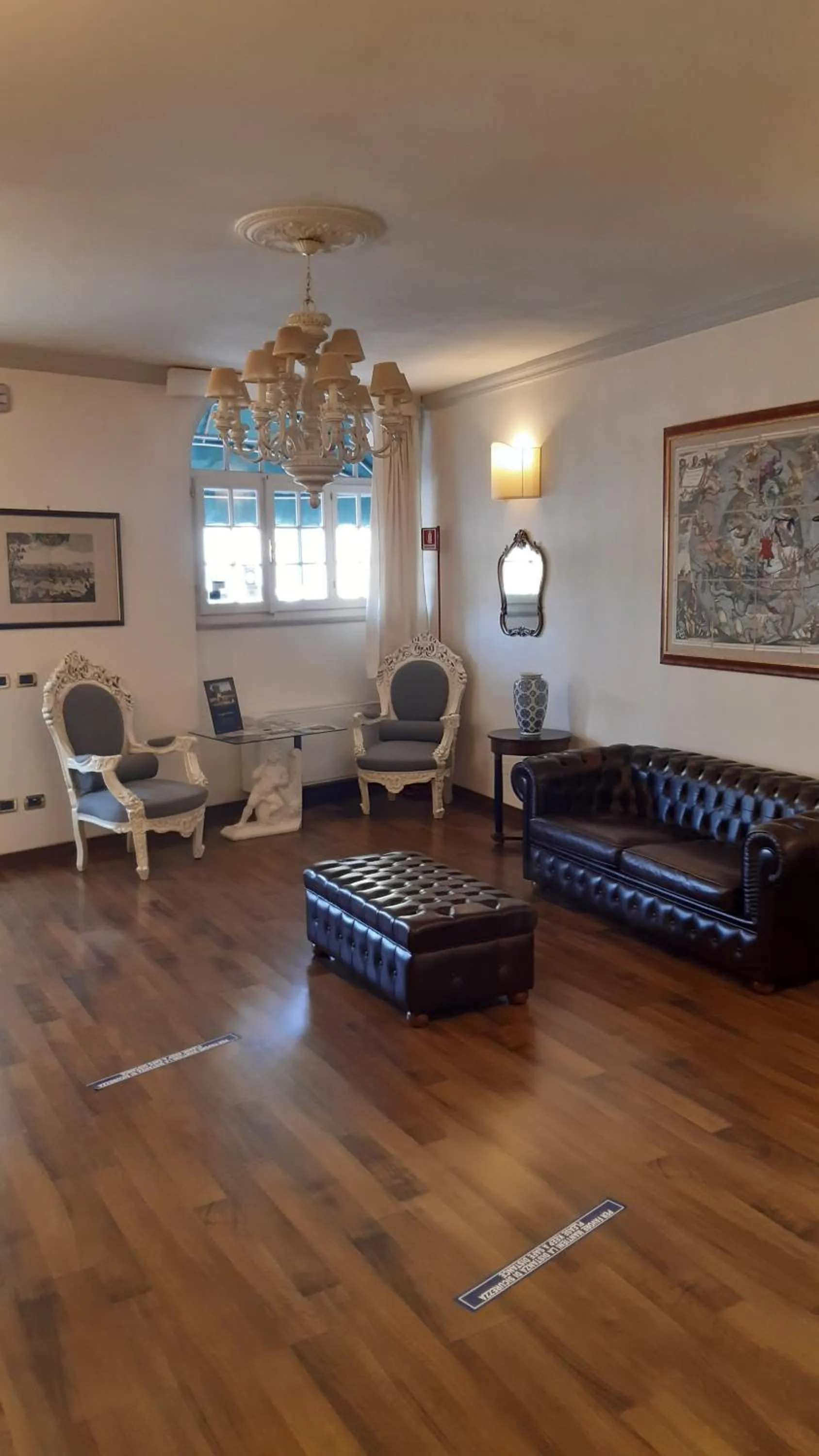 Lobby or reception in Albergo Moderno