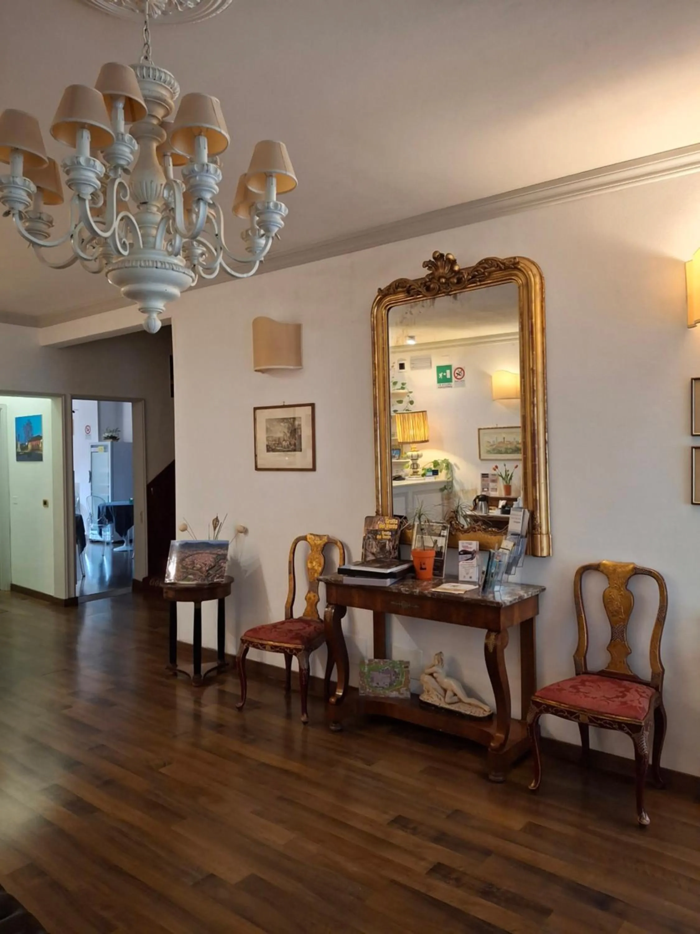 Lobby or reception in Albergo Moderno