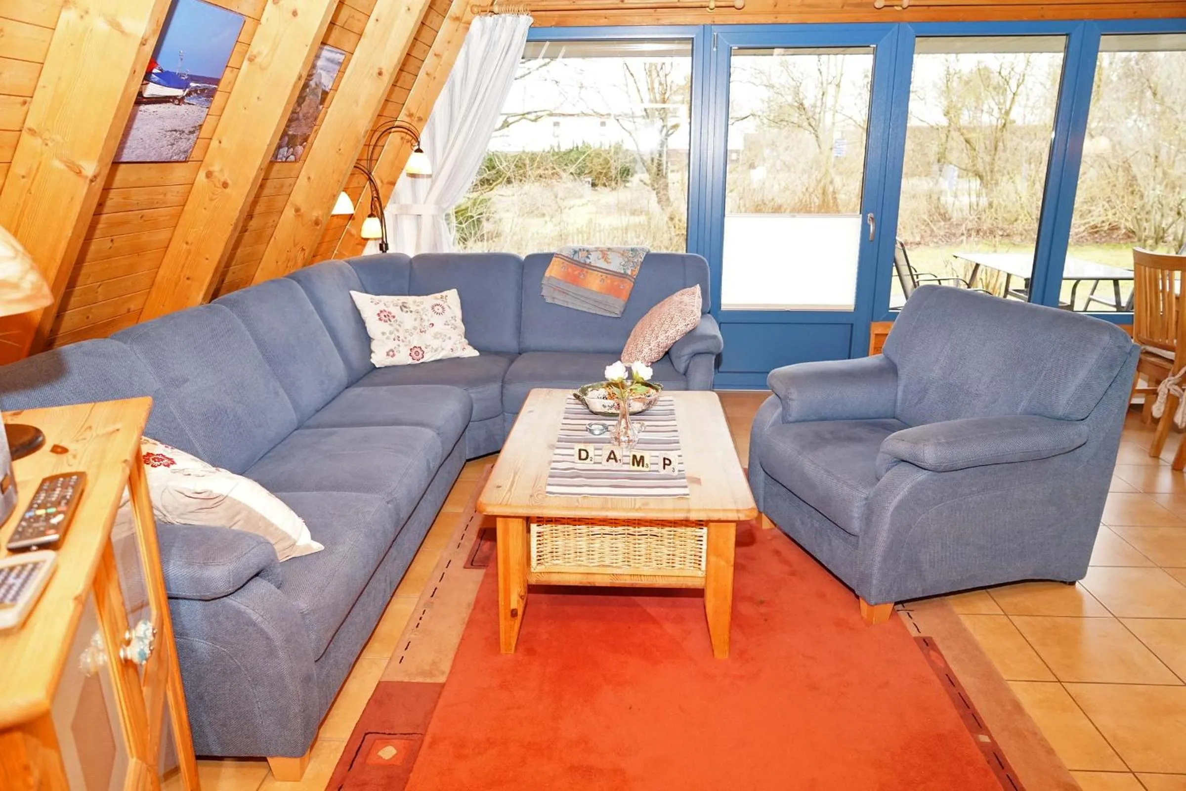 Zeltdachhaus mit WLAN und grosser Terrasse