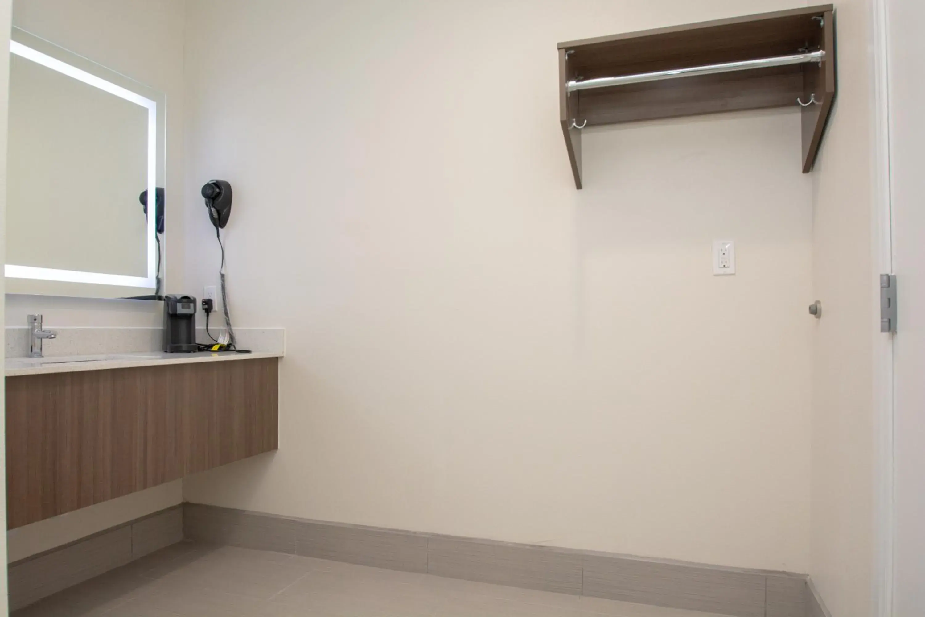 Bathroom in Palace Inn El Paso Bathroom in Palace Inn El Paso