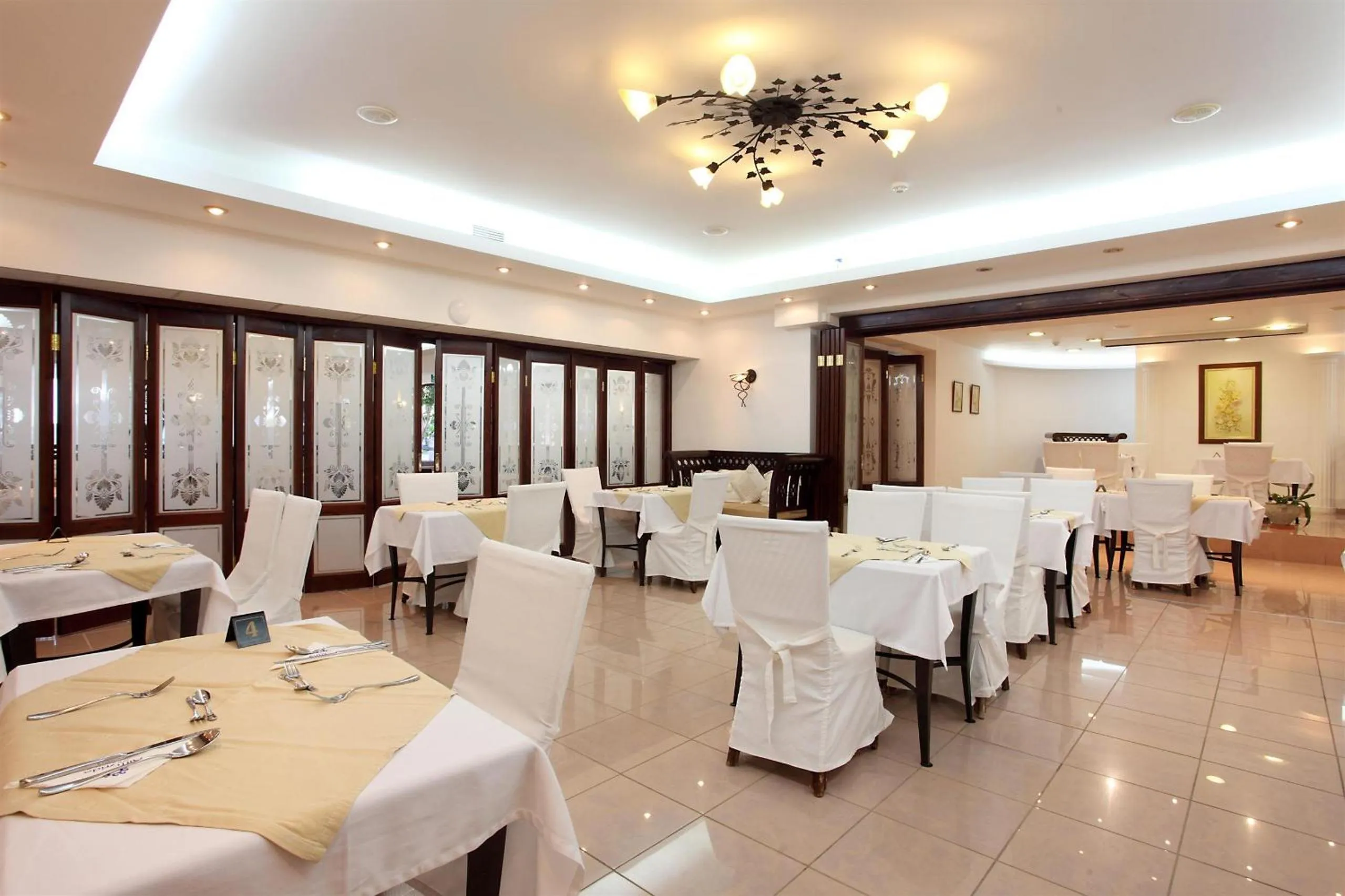 Restaurant/places to eat in Almyrida Resort