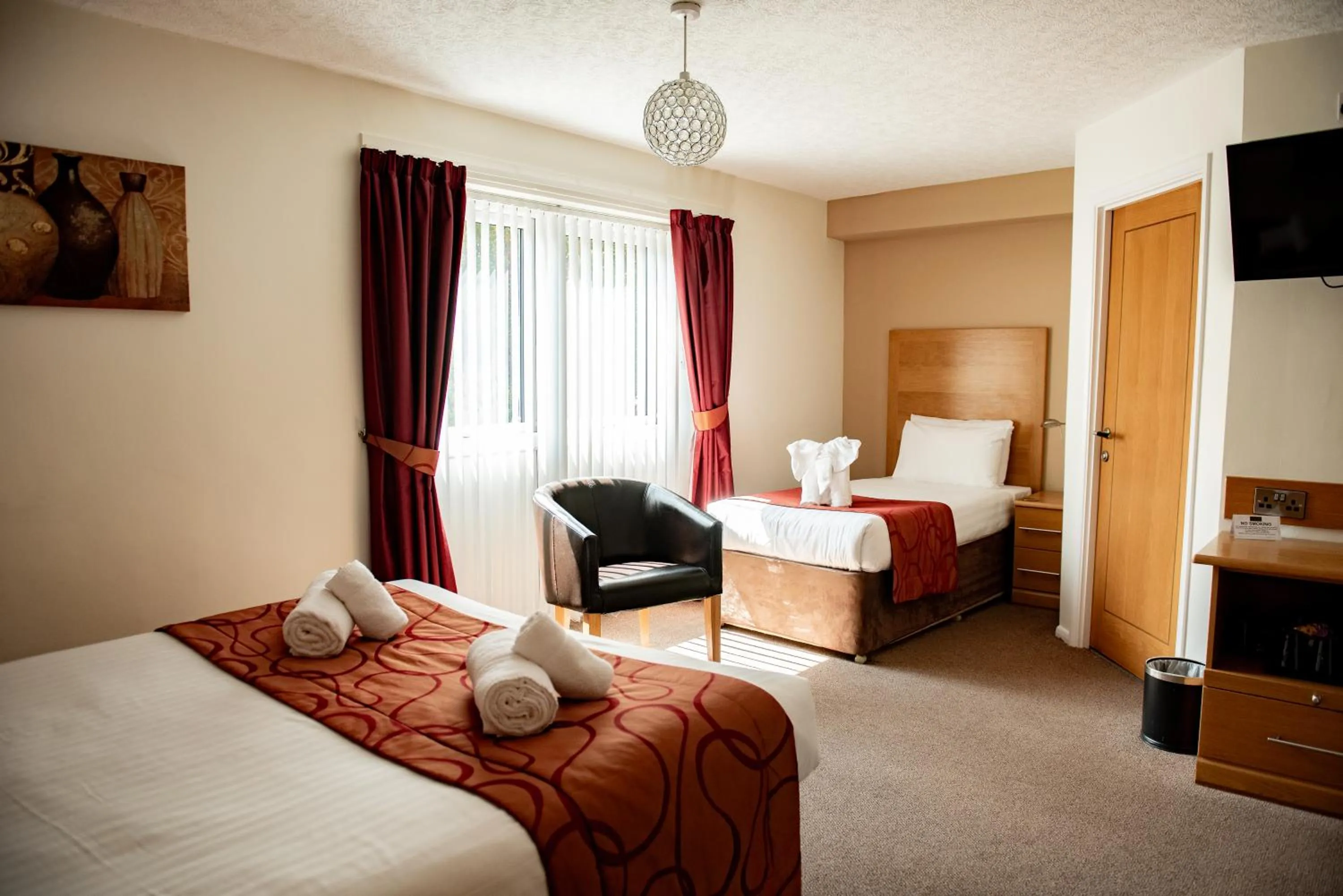 Bedroom, Bed in The Old Ginn House Inn