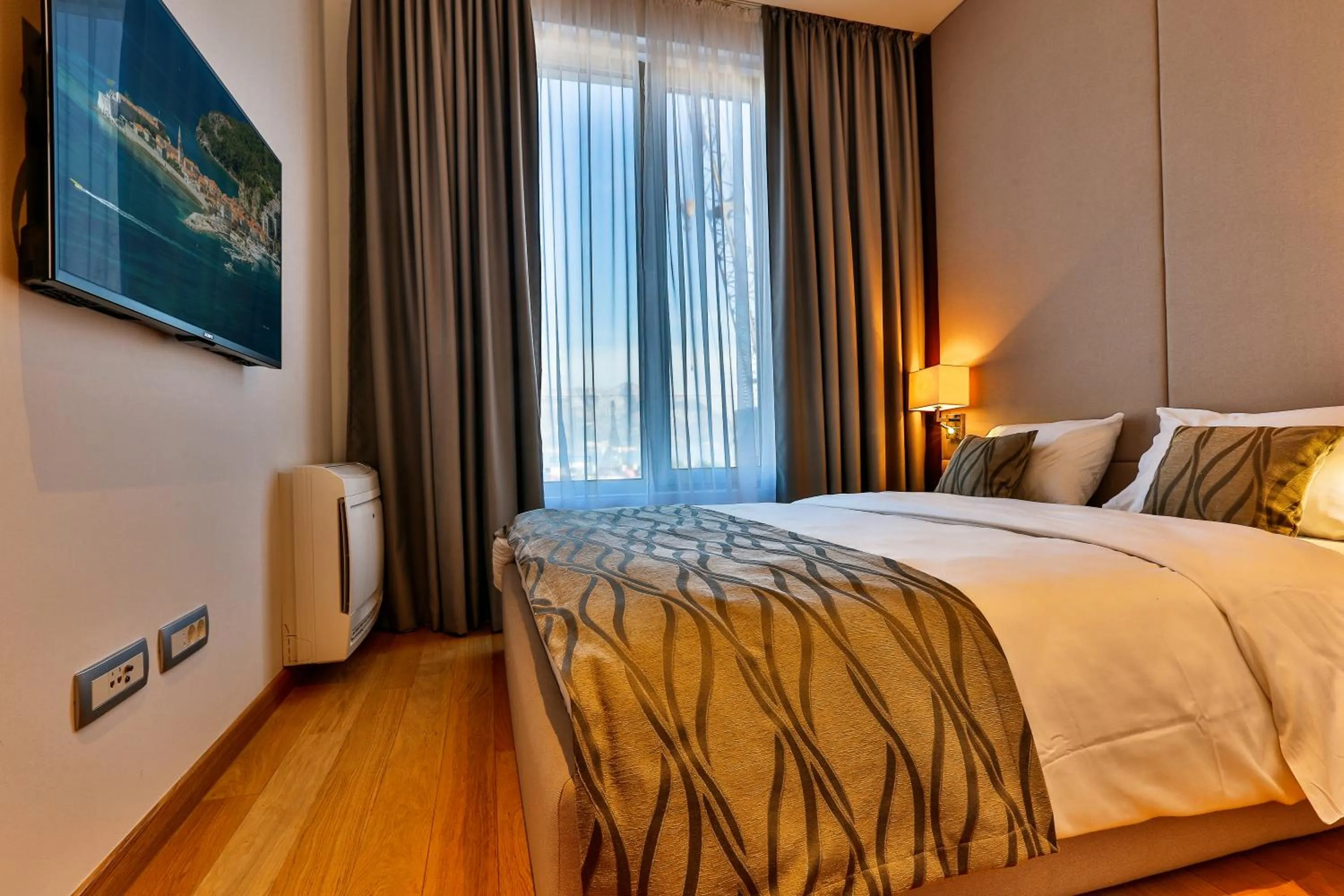 Photo of the whole room, Bed in Hotel WOW