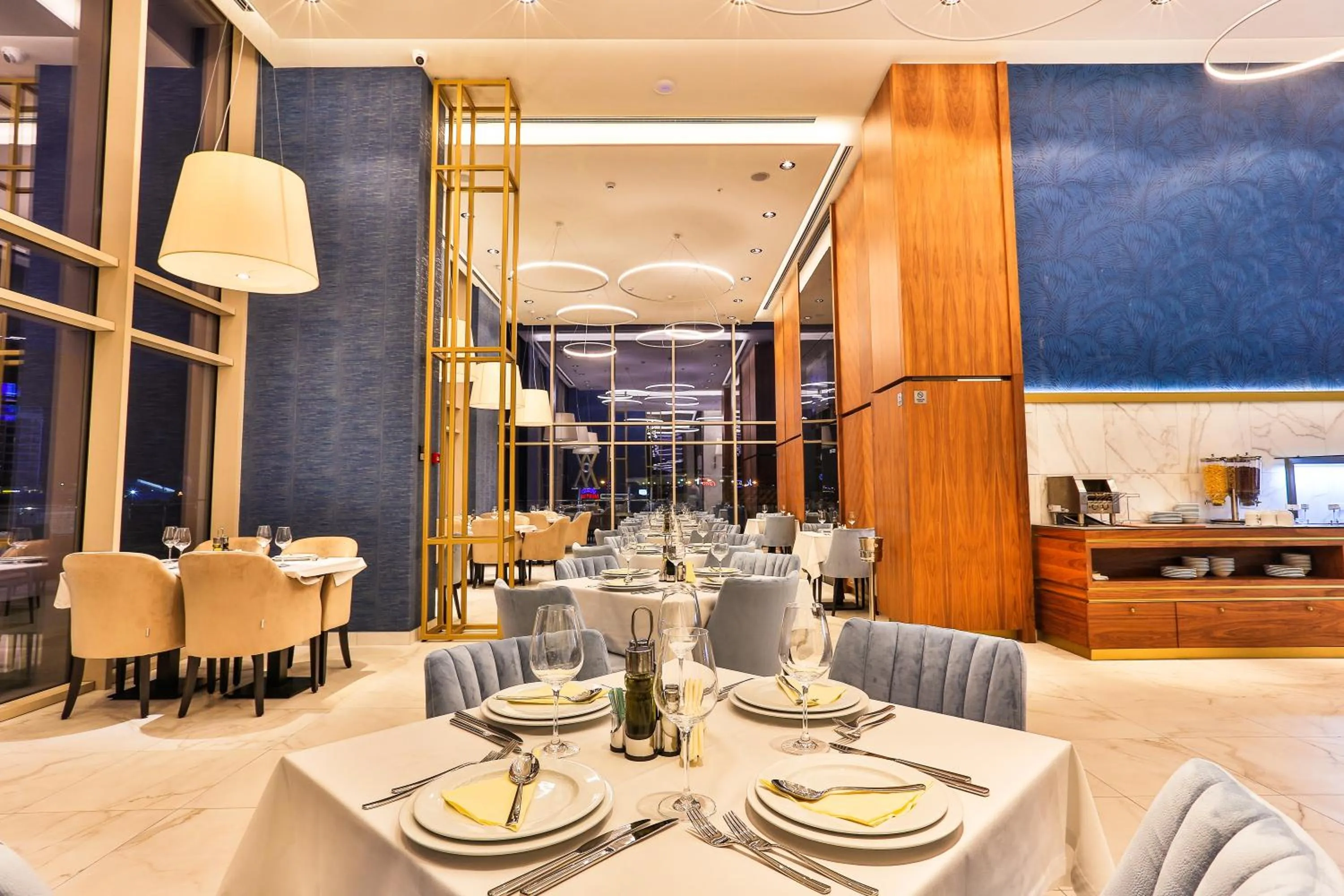 Restaurant/places to eat in Hotel WOW