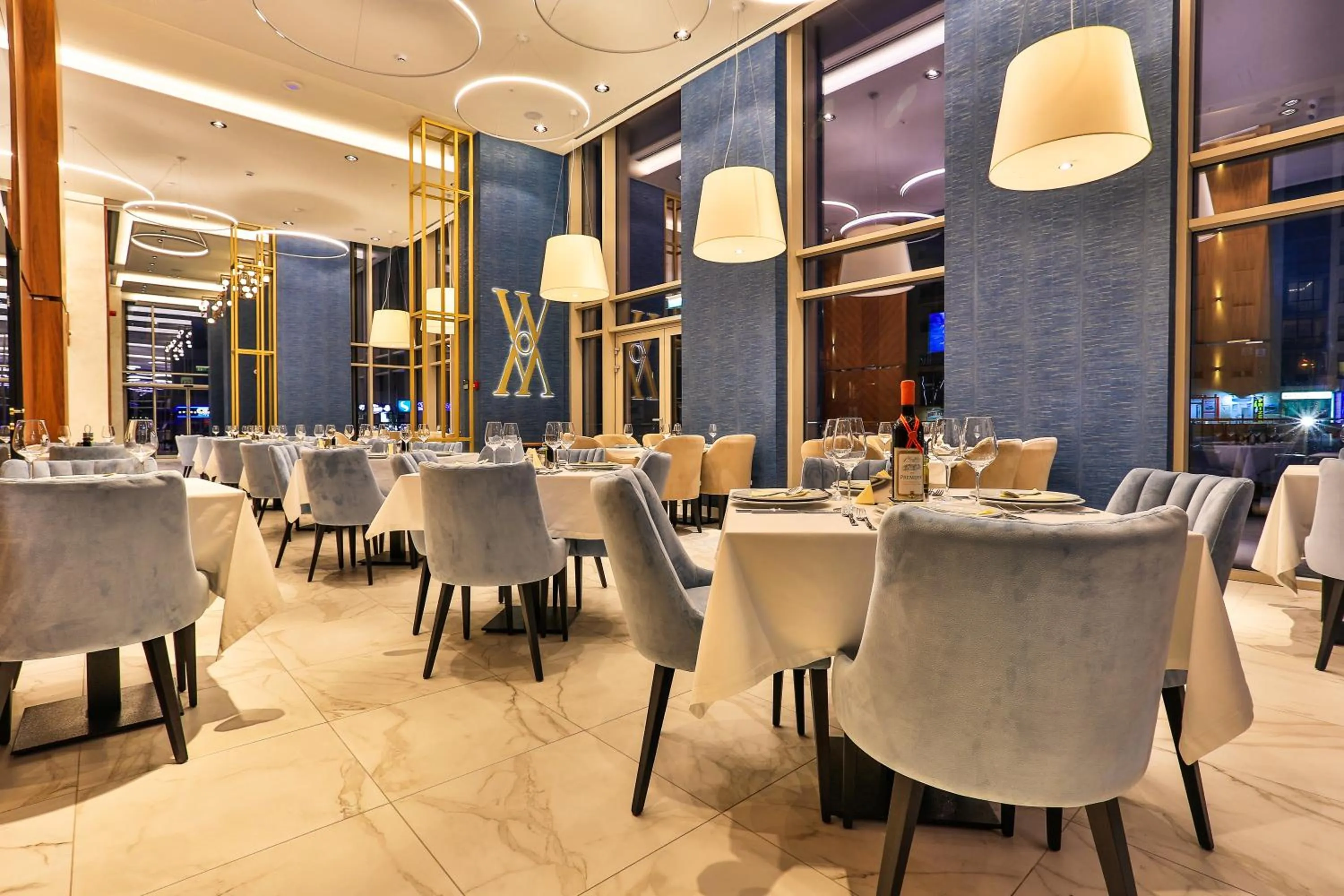 Restaurant/places to eat in Hotel WOW