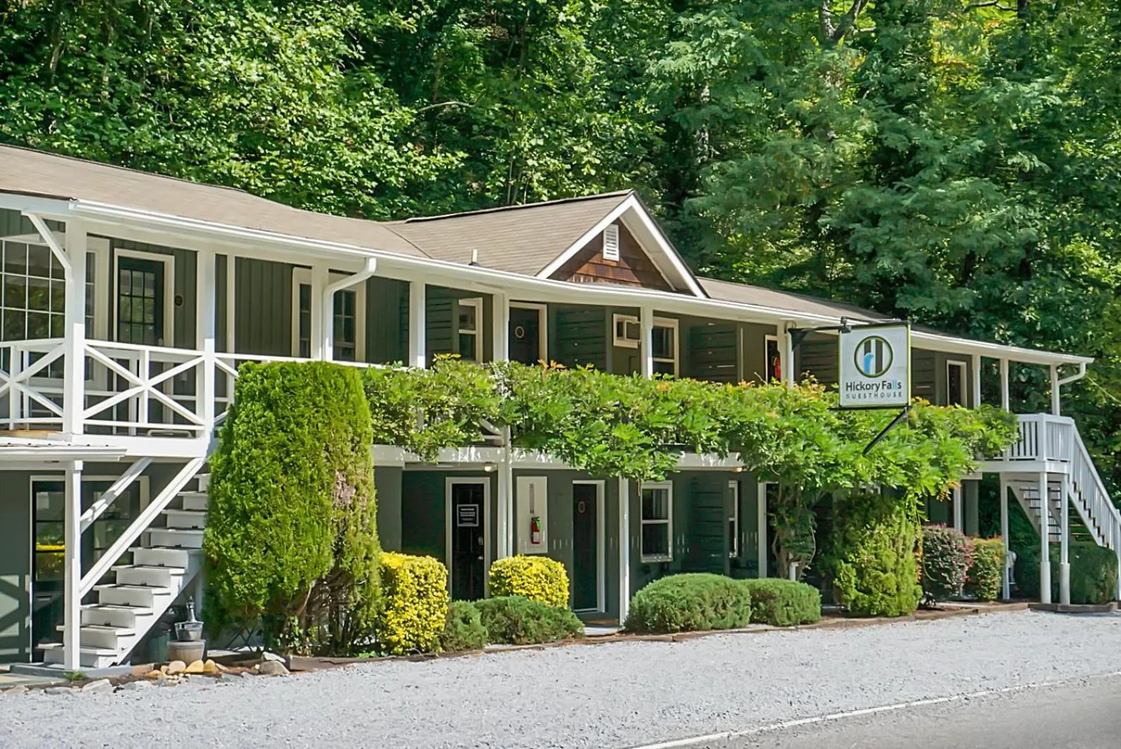 Property building in Hickory Falls Inn