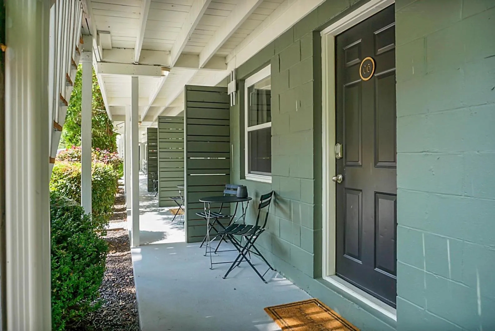 Patio in Hickory Falls Inn