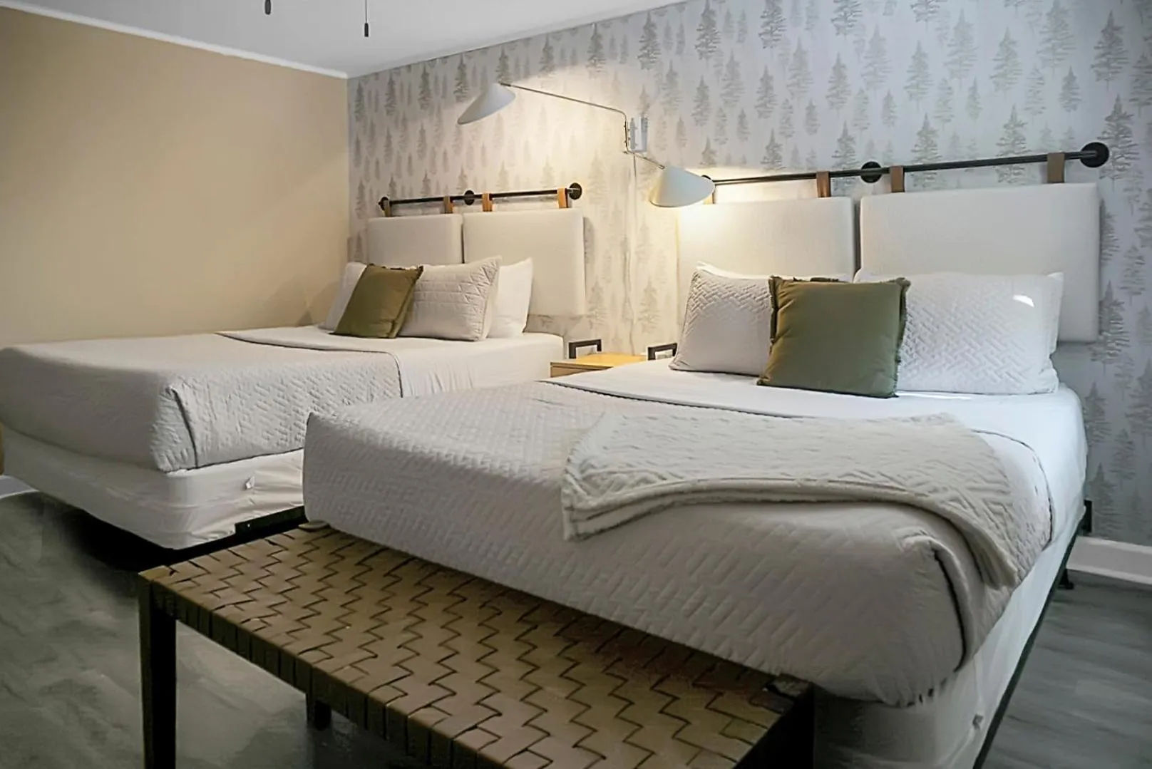 Bed in Hickory Falls Inn