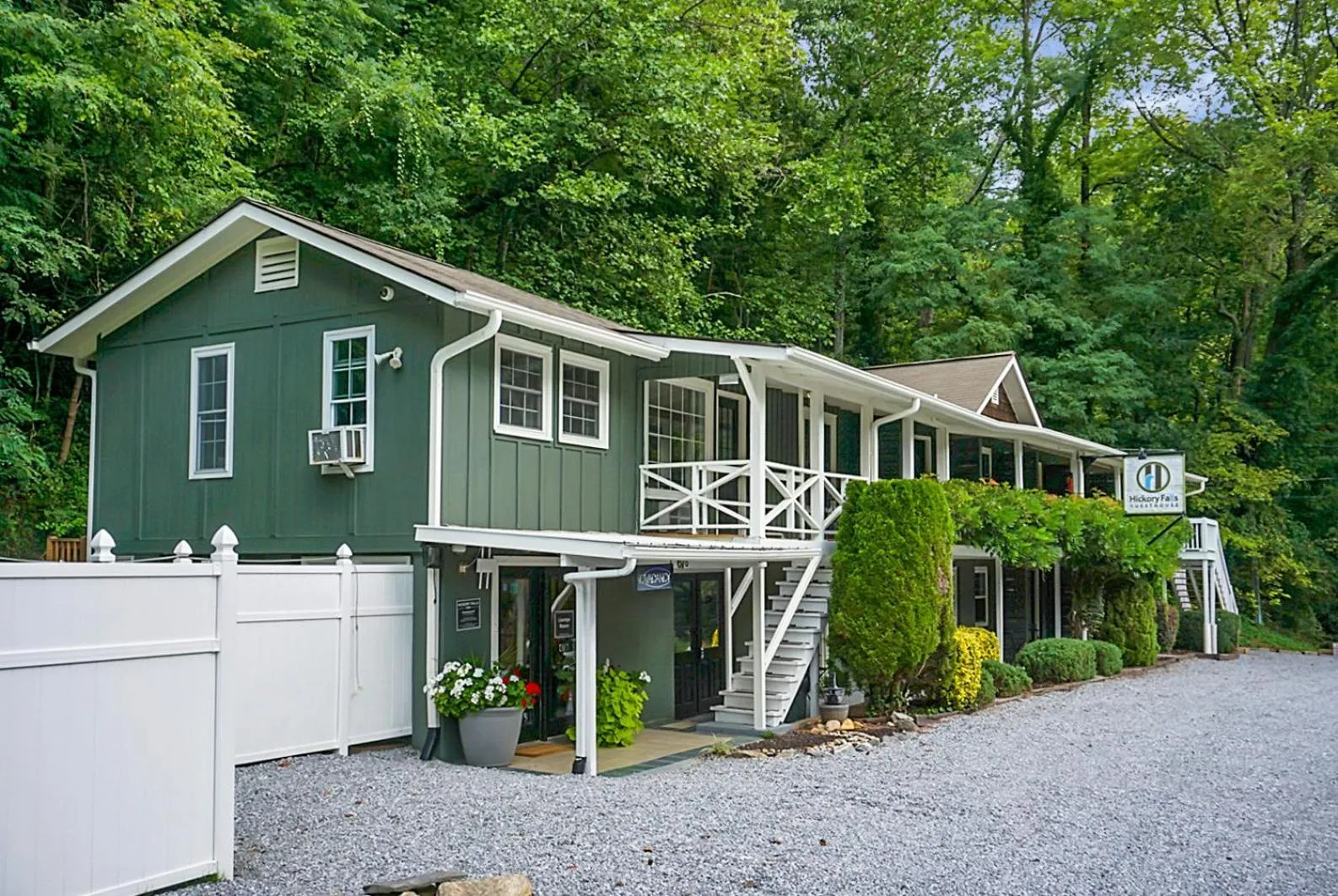 Property building in Hickory Falls Inn