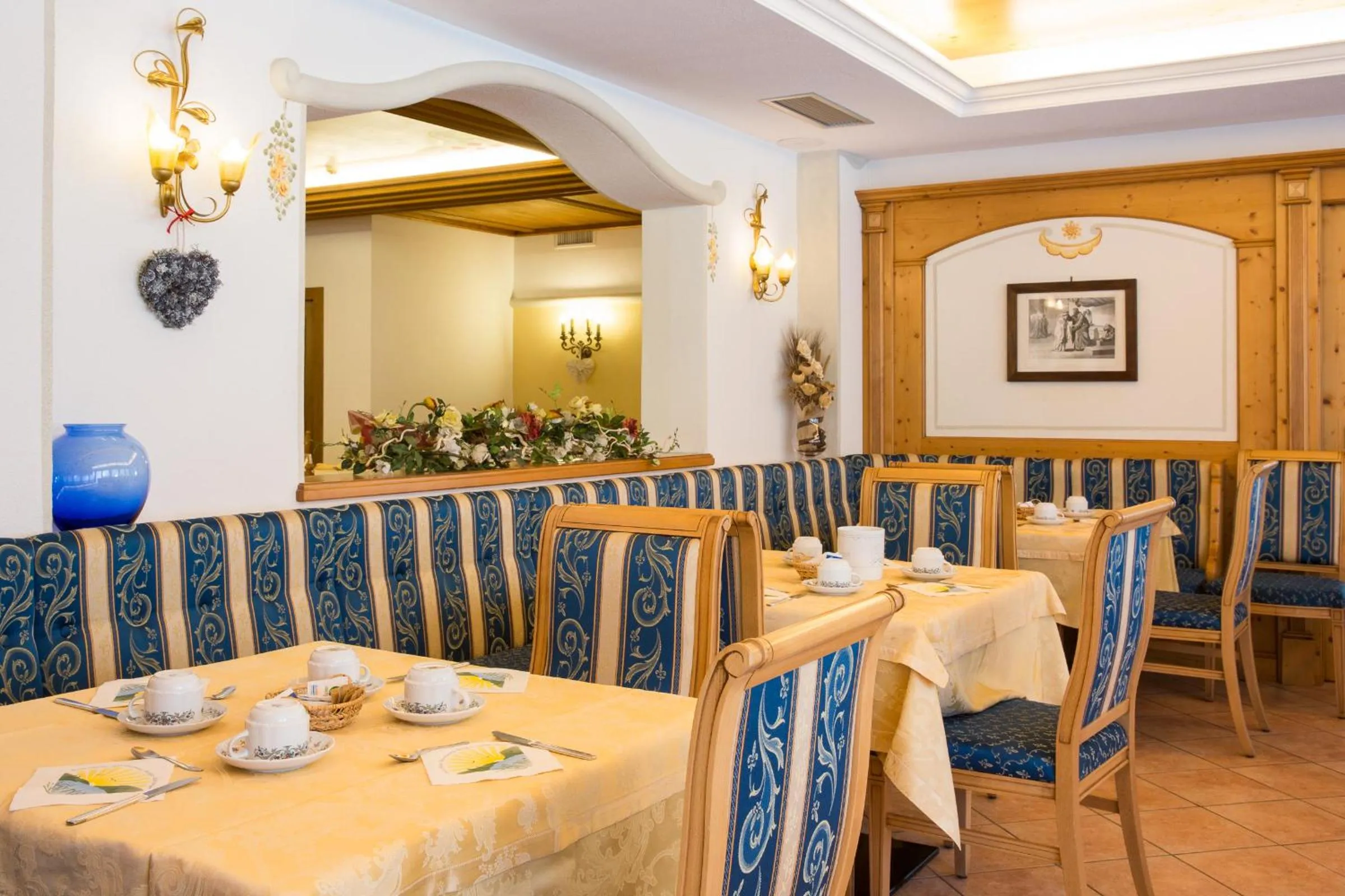Restaurant/places to eat in Hotel Cristina