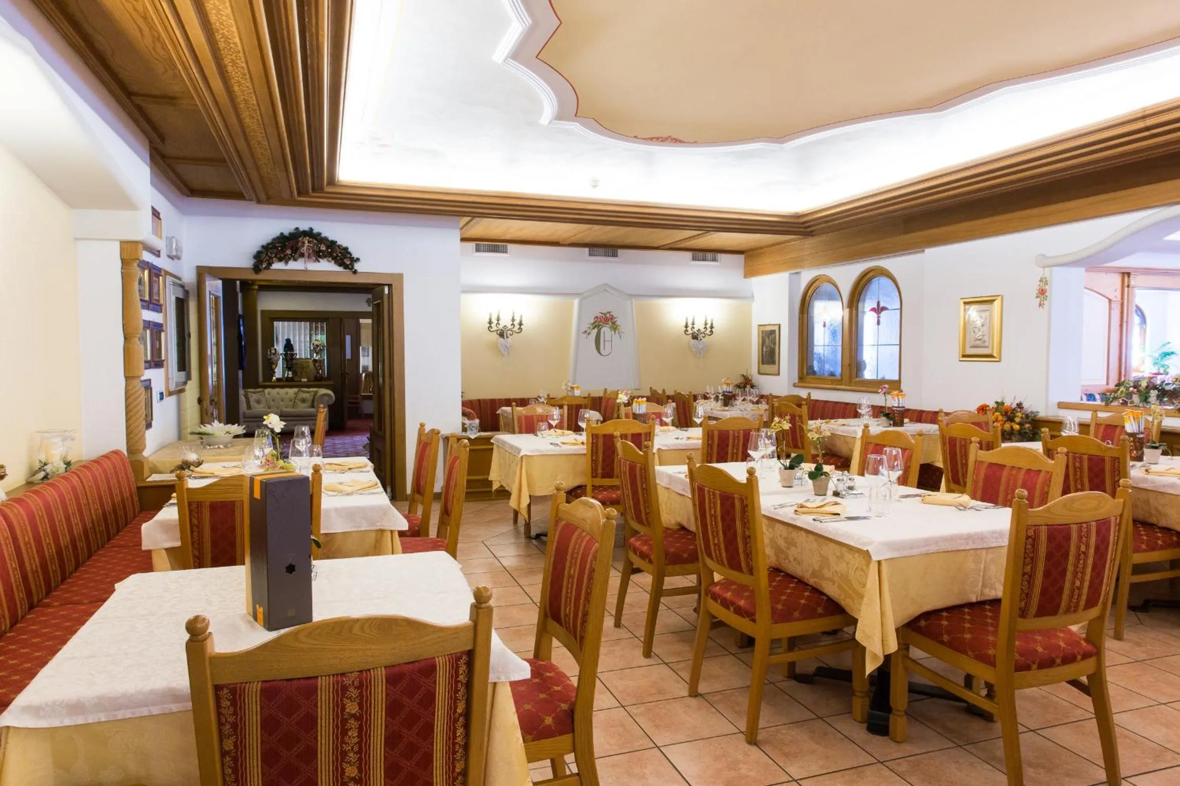 Restaurant/places to eat in Hotel Cristina