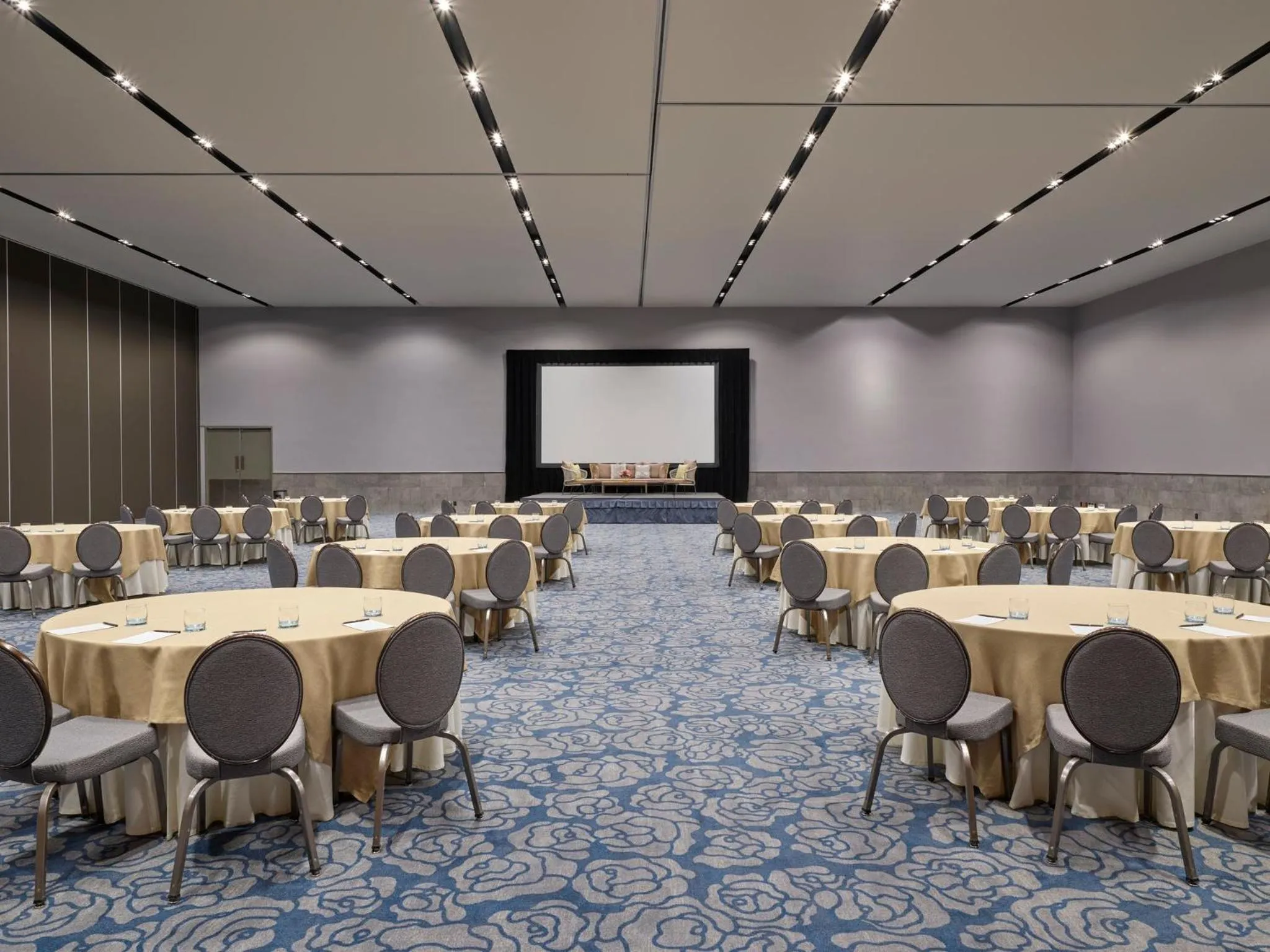 Meeting/conference room in Live Aqua San Miguel de Allende