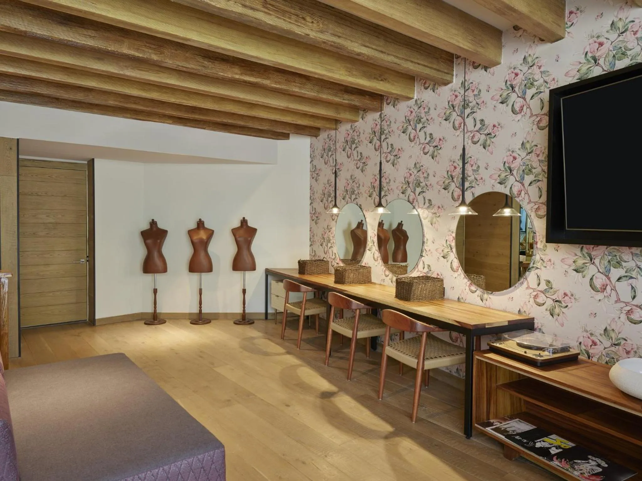 Photo of the whole room in Live Aqua San Miguel de Allende