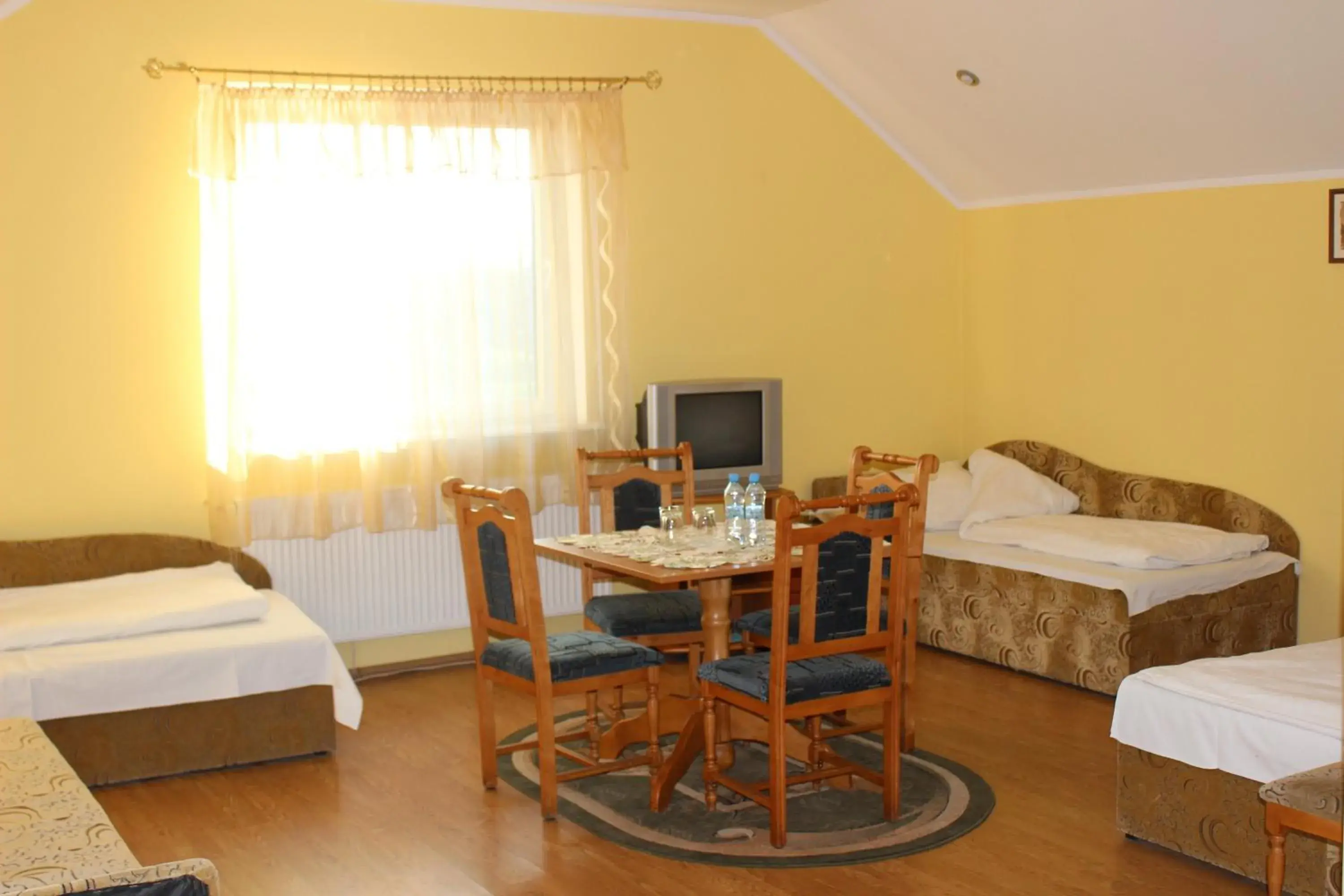 Triple Room in Hotel Czardasz Triple Room in Hotel Czardasz