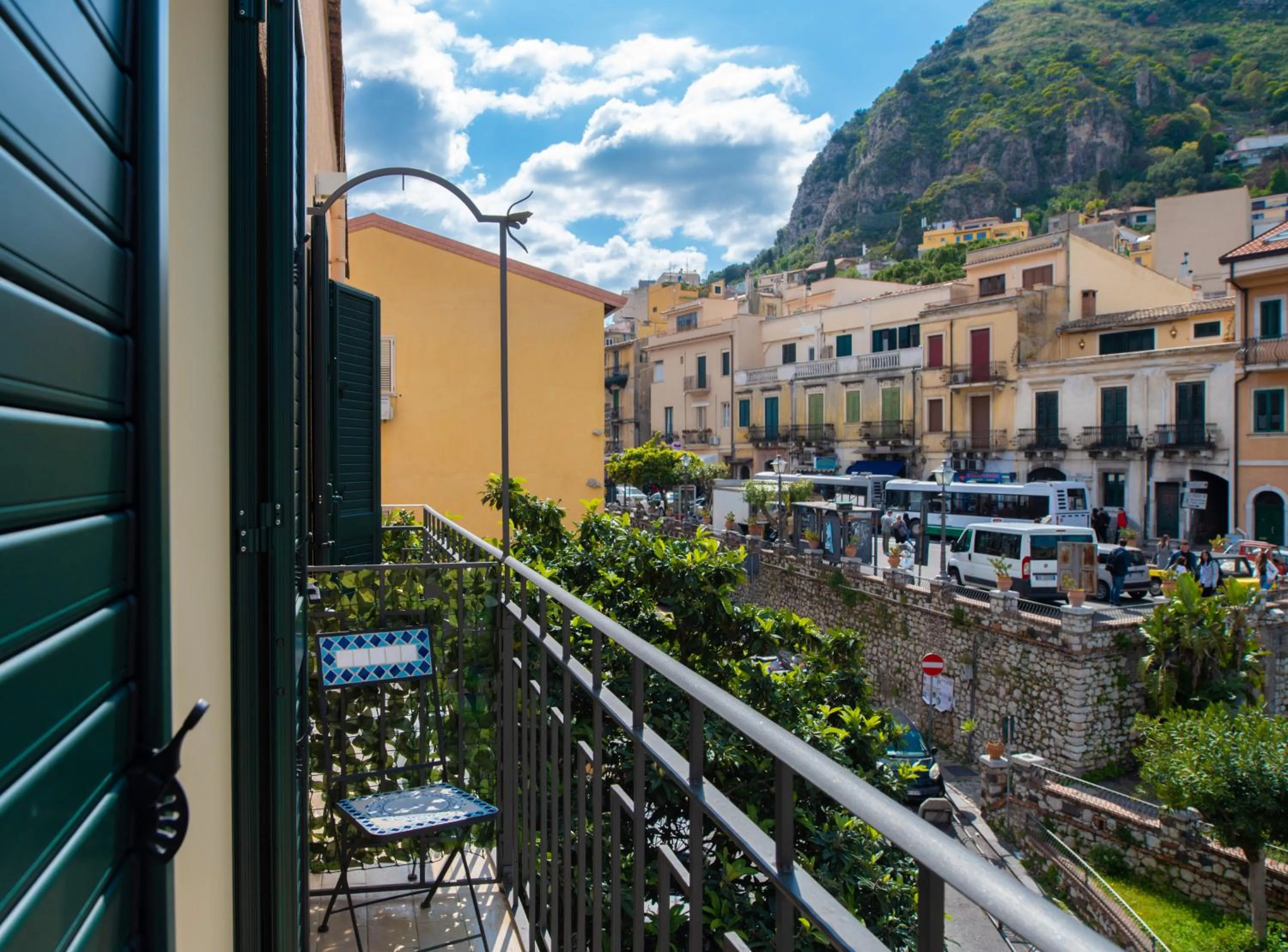 Property building in Taormina Bedda Rooms