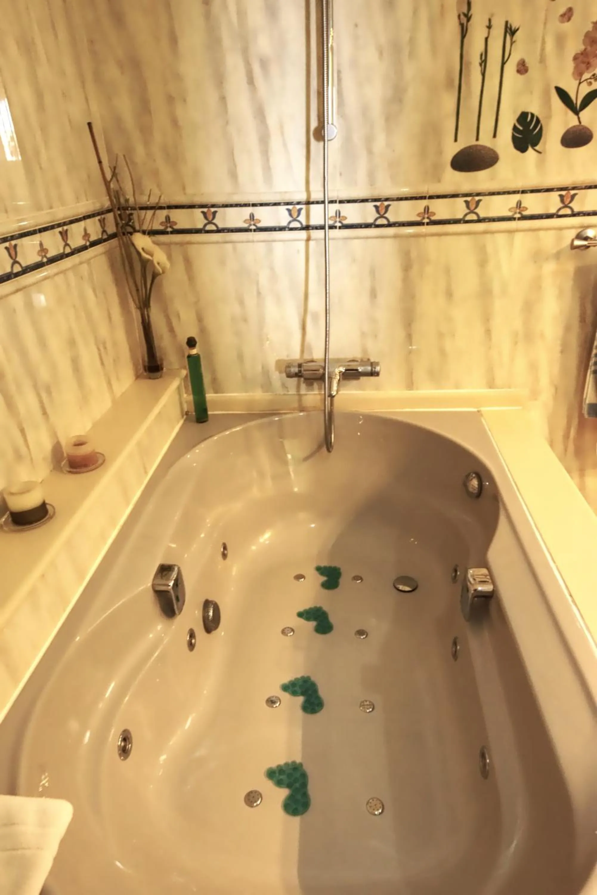 Hot Tub in Hotel La Colina