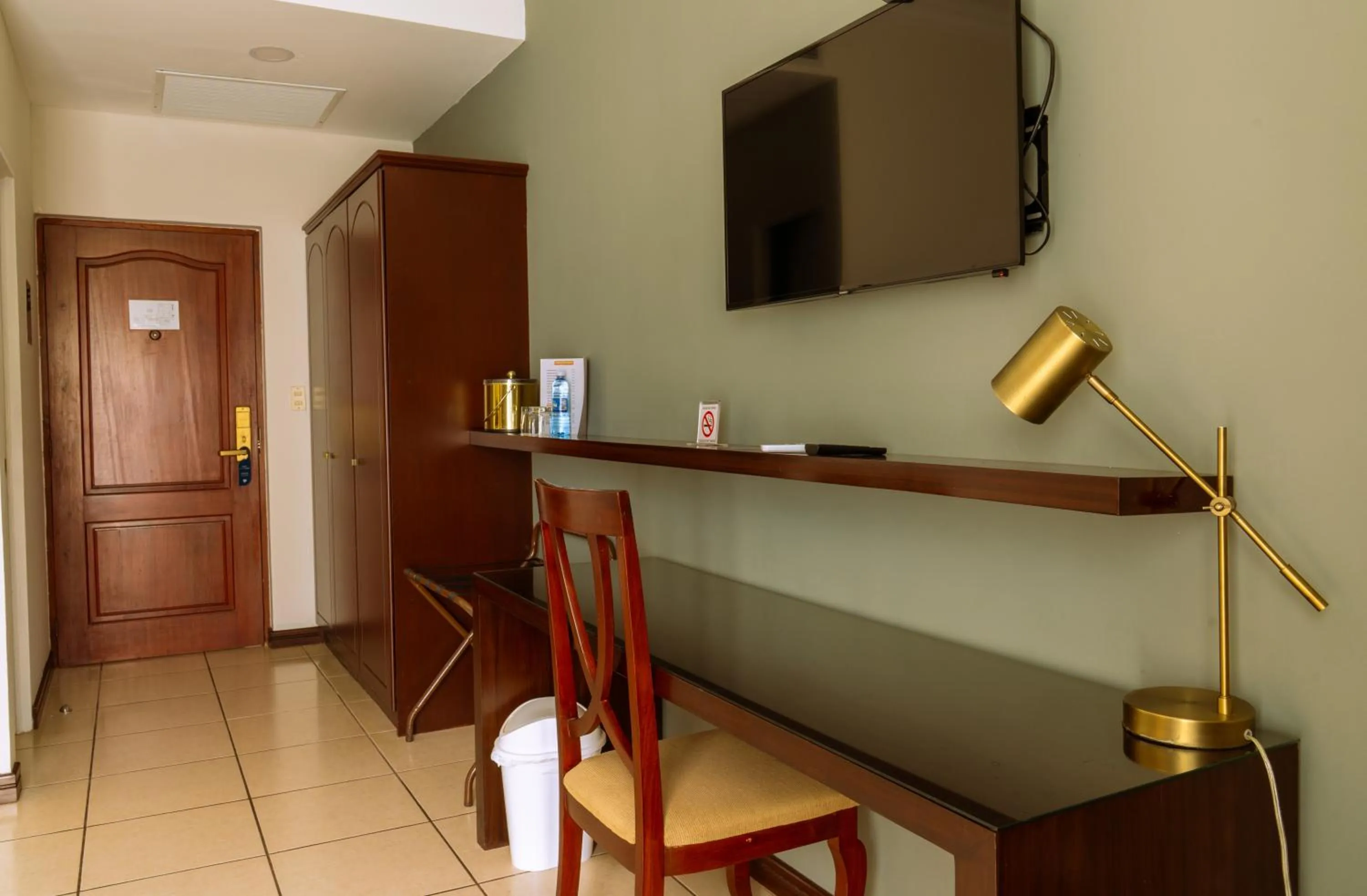 TV and multimedia in Hotel Mirador Plaza