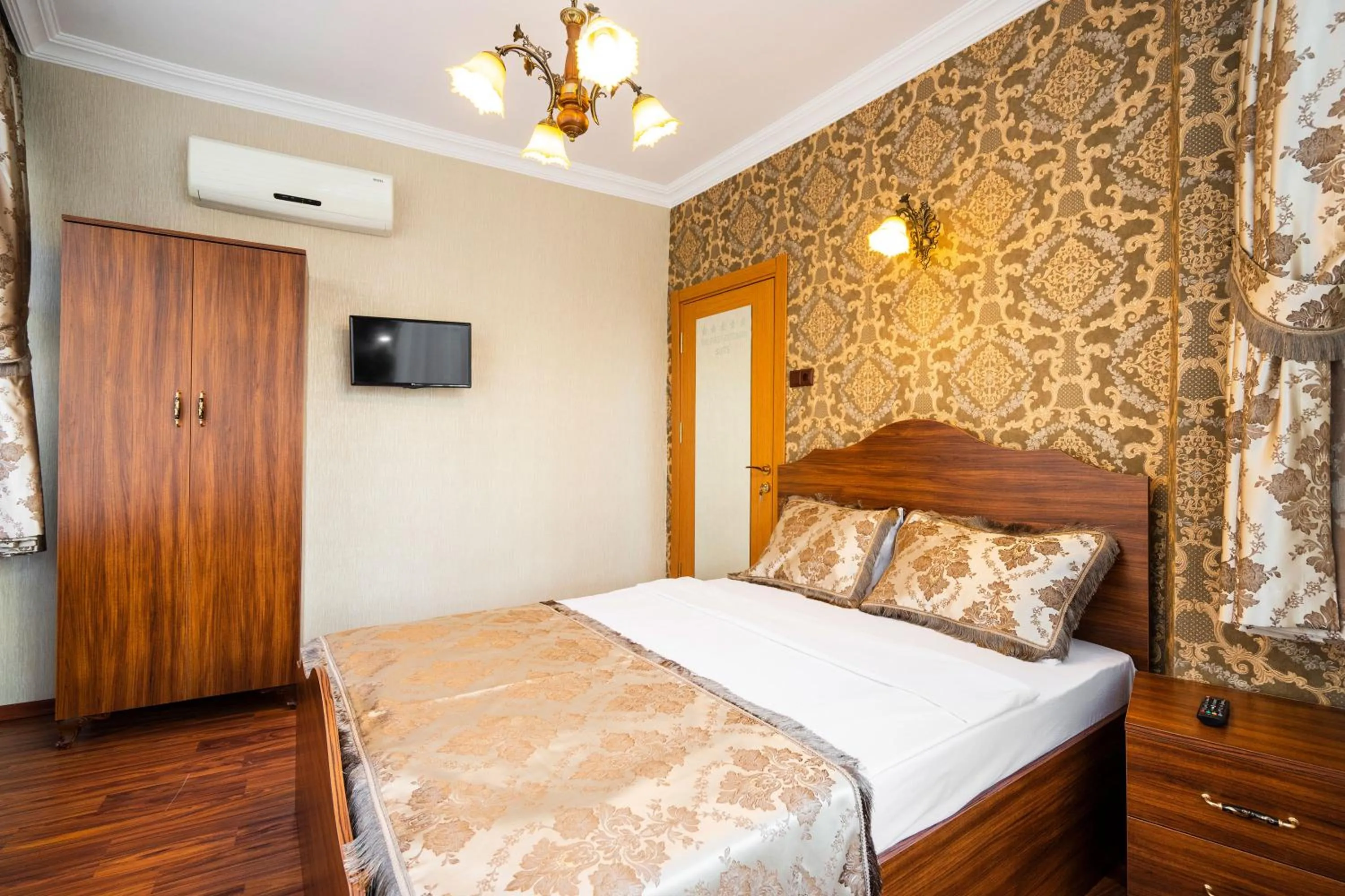 Photo of the whole room, Bed in The First Ottoman Suites