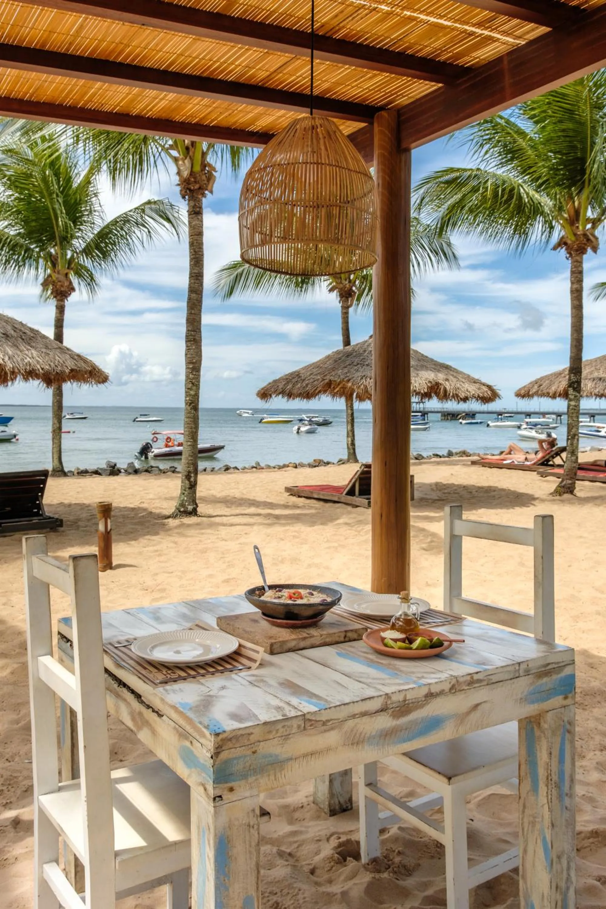 Restaurant/places to eat in Pousada Denada