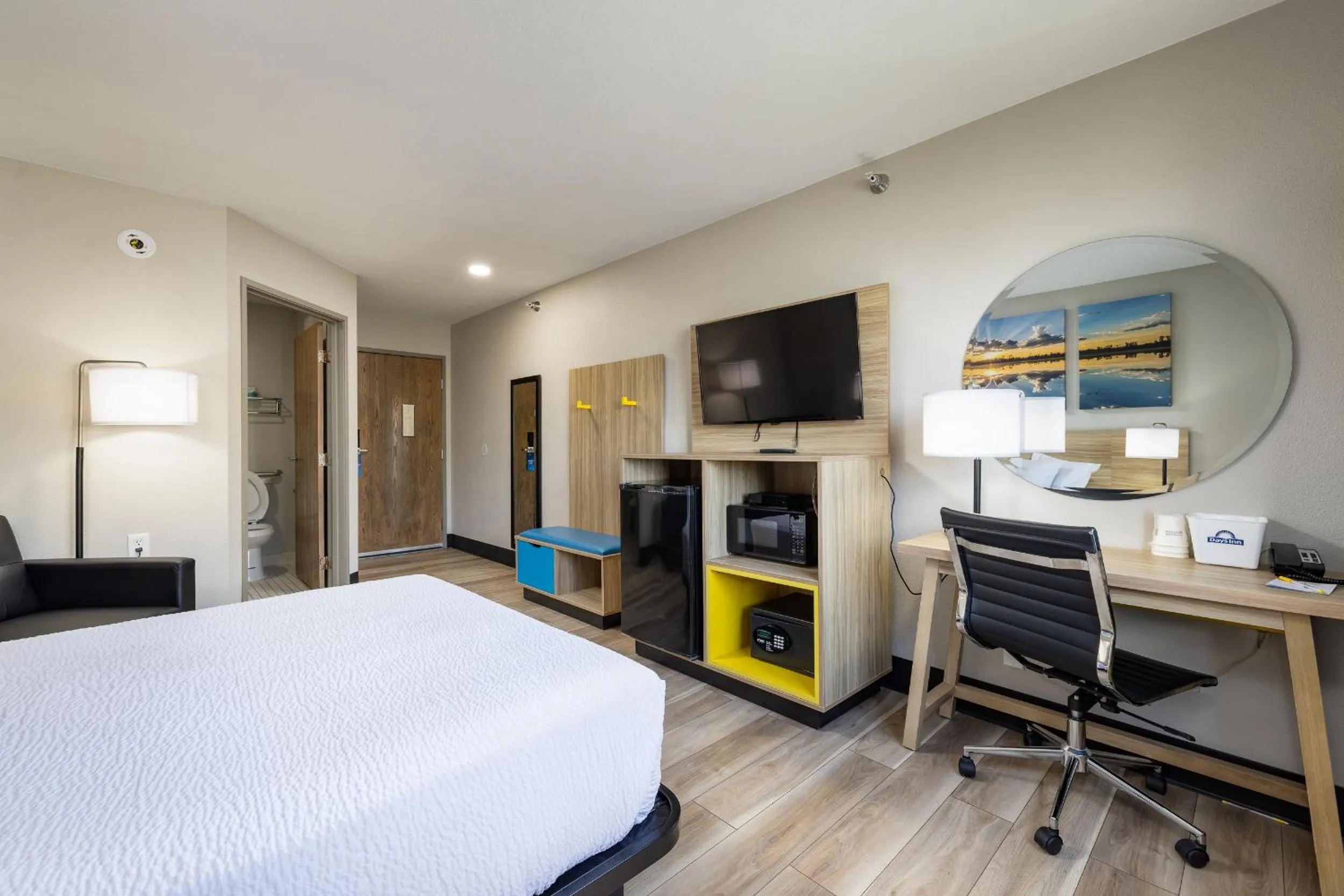 Bed in Days Inn by Wyndham Billings