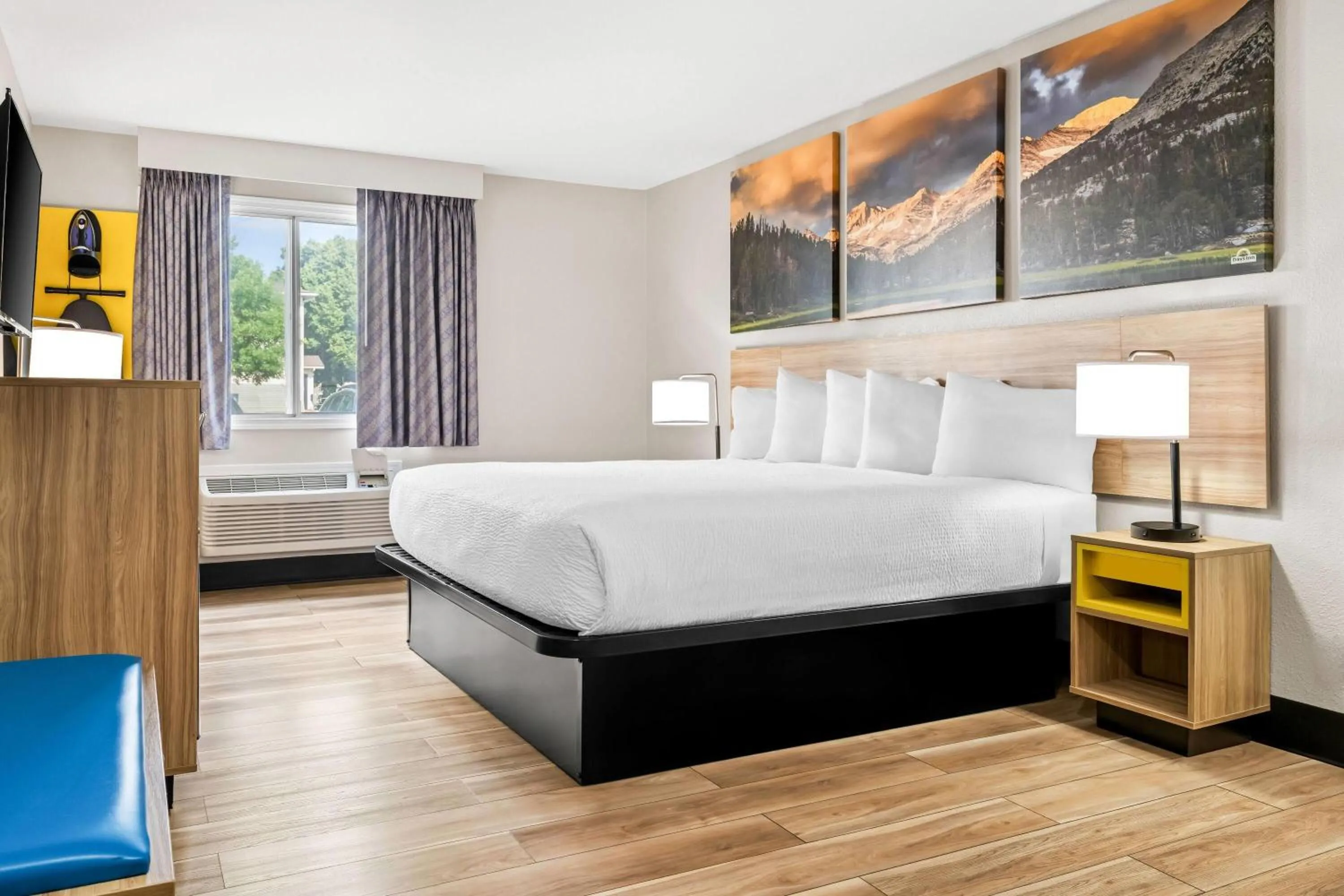 Bed in Days Inn by Wyndham Billings