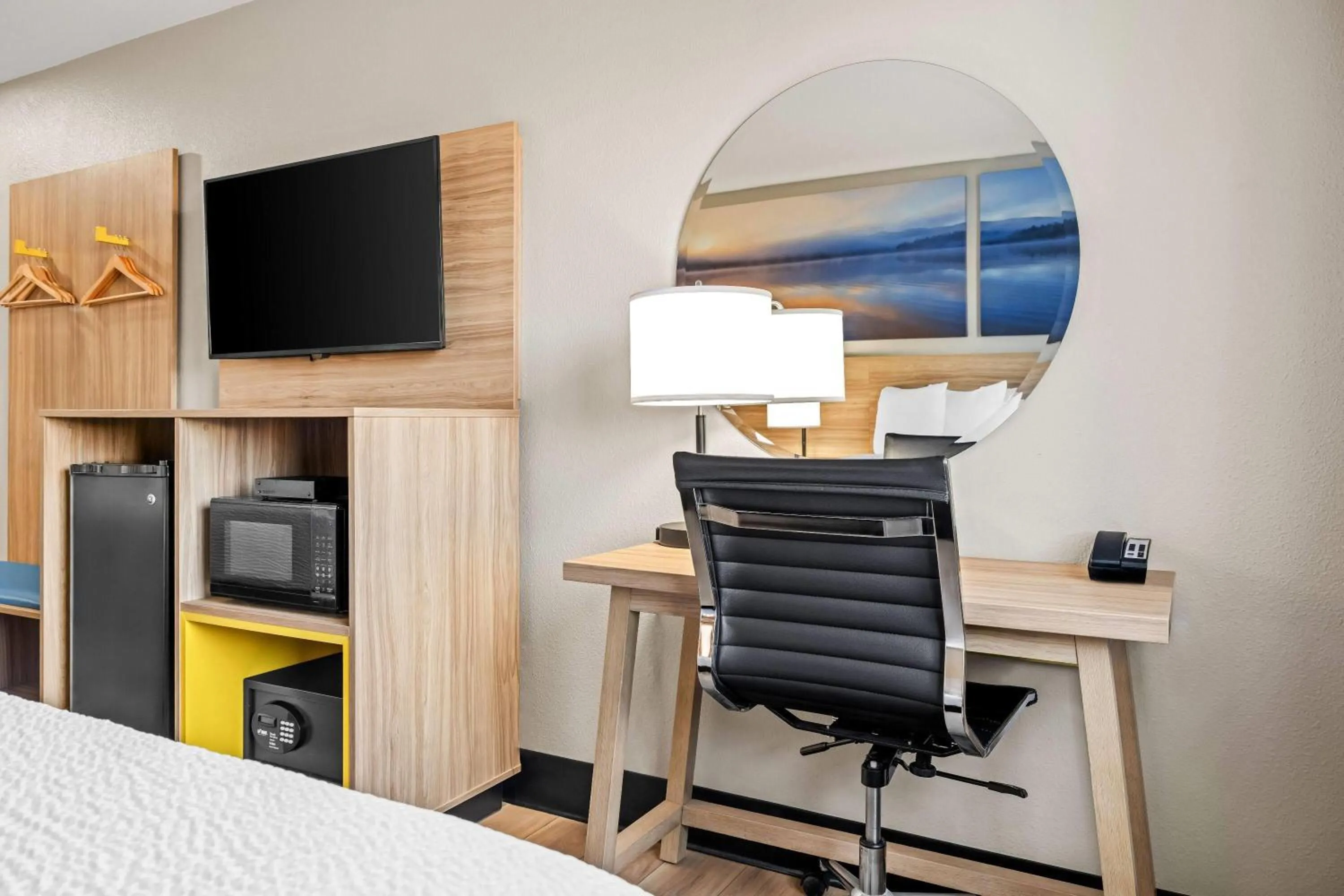 Bed in Days Inn by Wyndham Billings