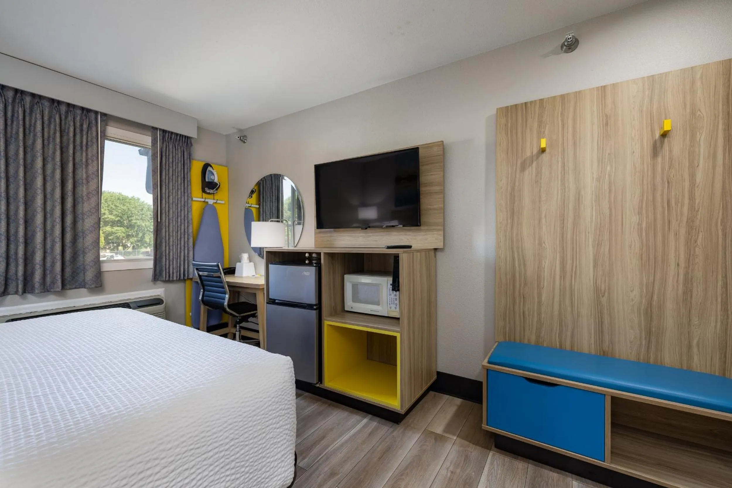 Bed in Days Inn by Wyndham Billings